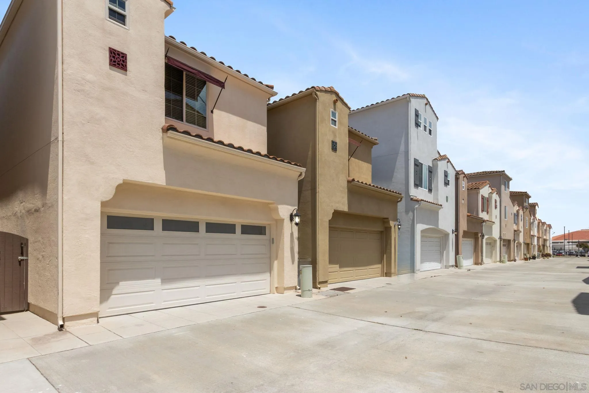 https://cdn.realtyfeed.com/cdn/127/260015733/7aa6d6c063ea34365fb81664ad01749c.webp