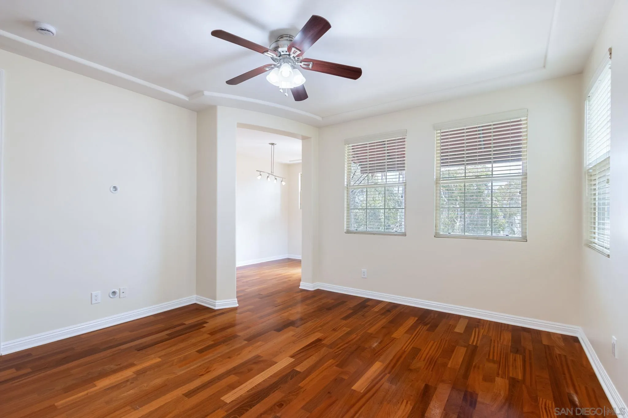 https://cdn.realtyfeed.com/cdn/127/260015733/86319743dbb8d74447f759cd7ffd4533.webp