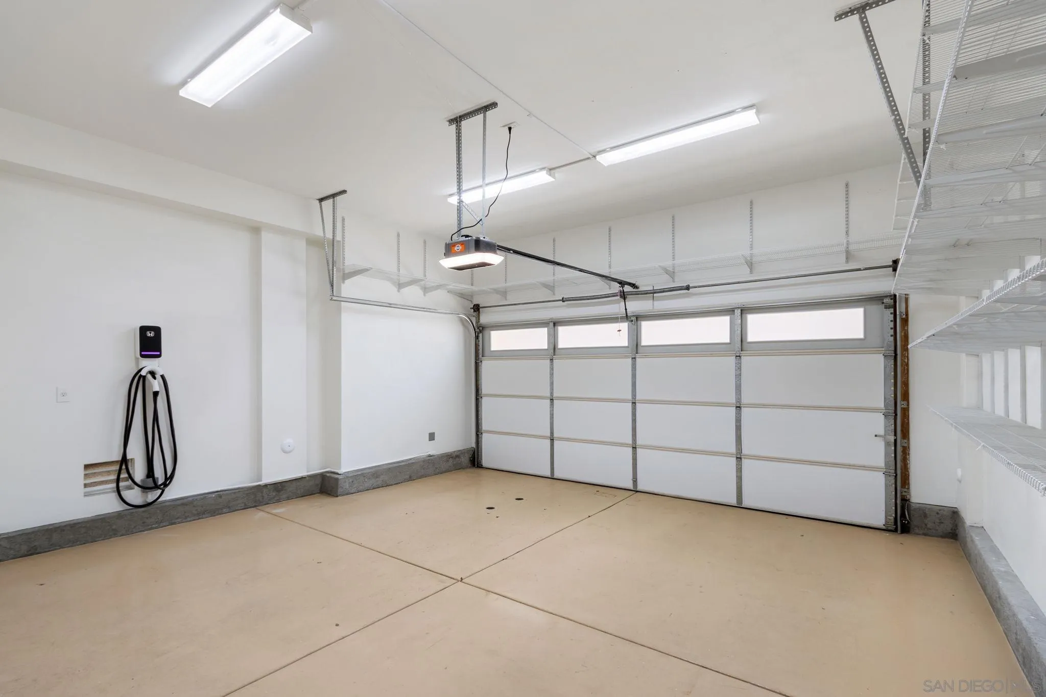https://cdn.realtyfeed.com/cdn/127/260015733/9ddc88aa1441d73f99697a32765fe206.webp