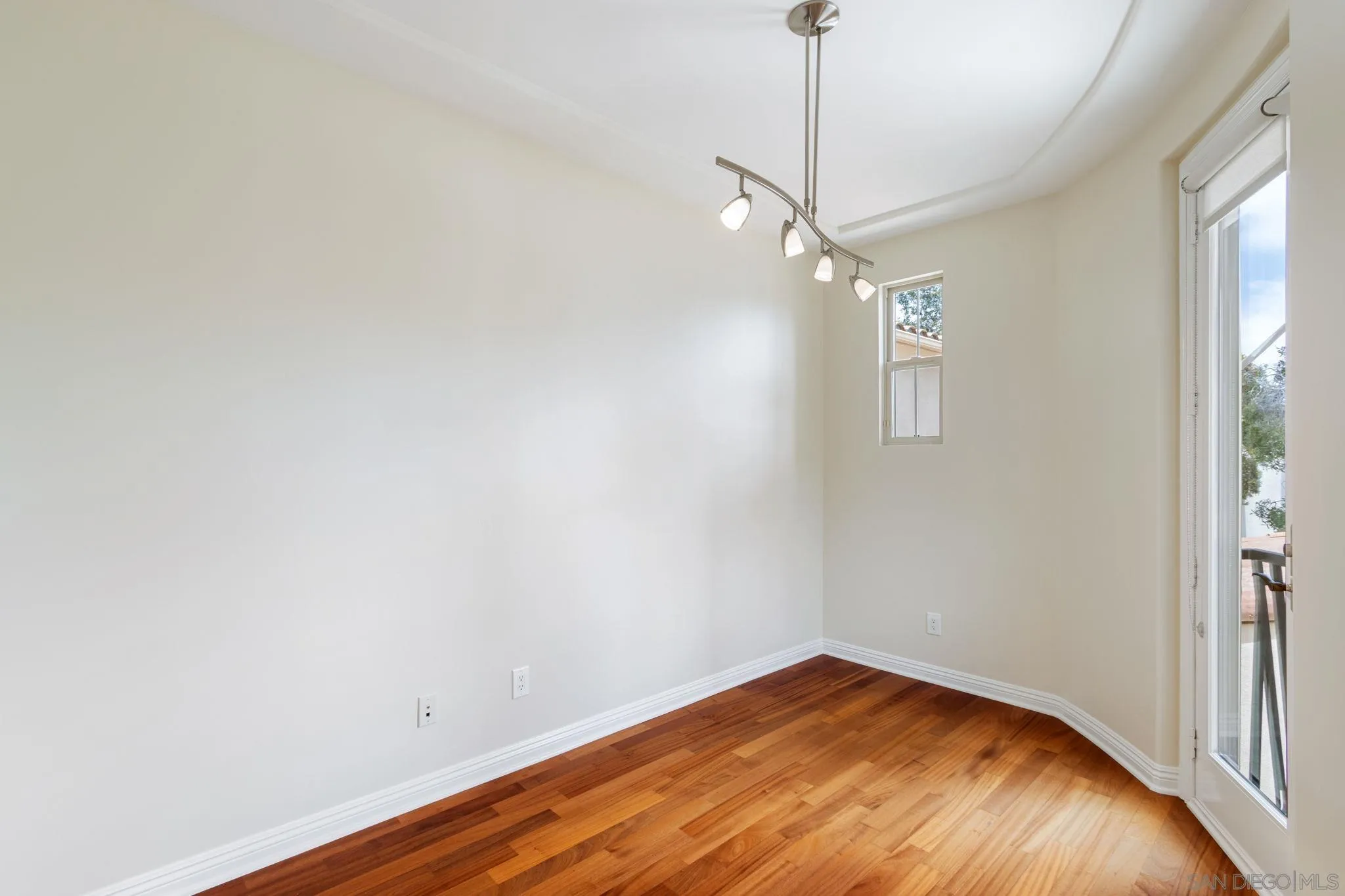 https://cdn.realtyfeed.com/cdn/127/260015733/cb25689f846e46a7339eca43a896f23f.webp