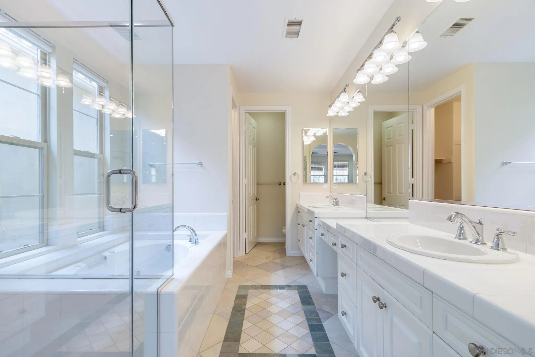 https://cdn.realtyfeed.com/cdn/127/260015733/e508e7883f82a0467e1a1d72b11c6a4c.webp