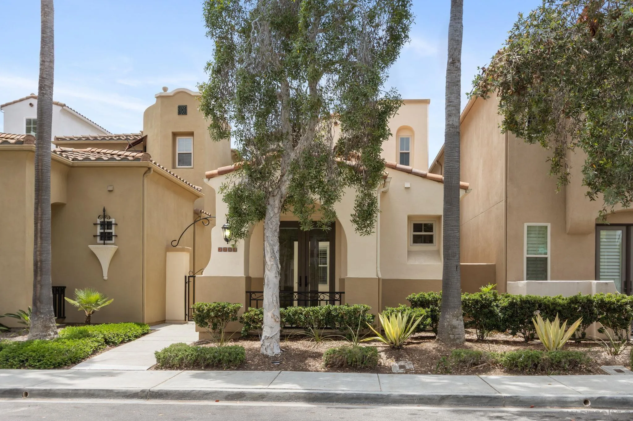 https://cdn.realtyfeed.com/cdn/127/260015733/f856922c8359c1c621d821be5b8a9903.webp