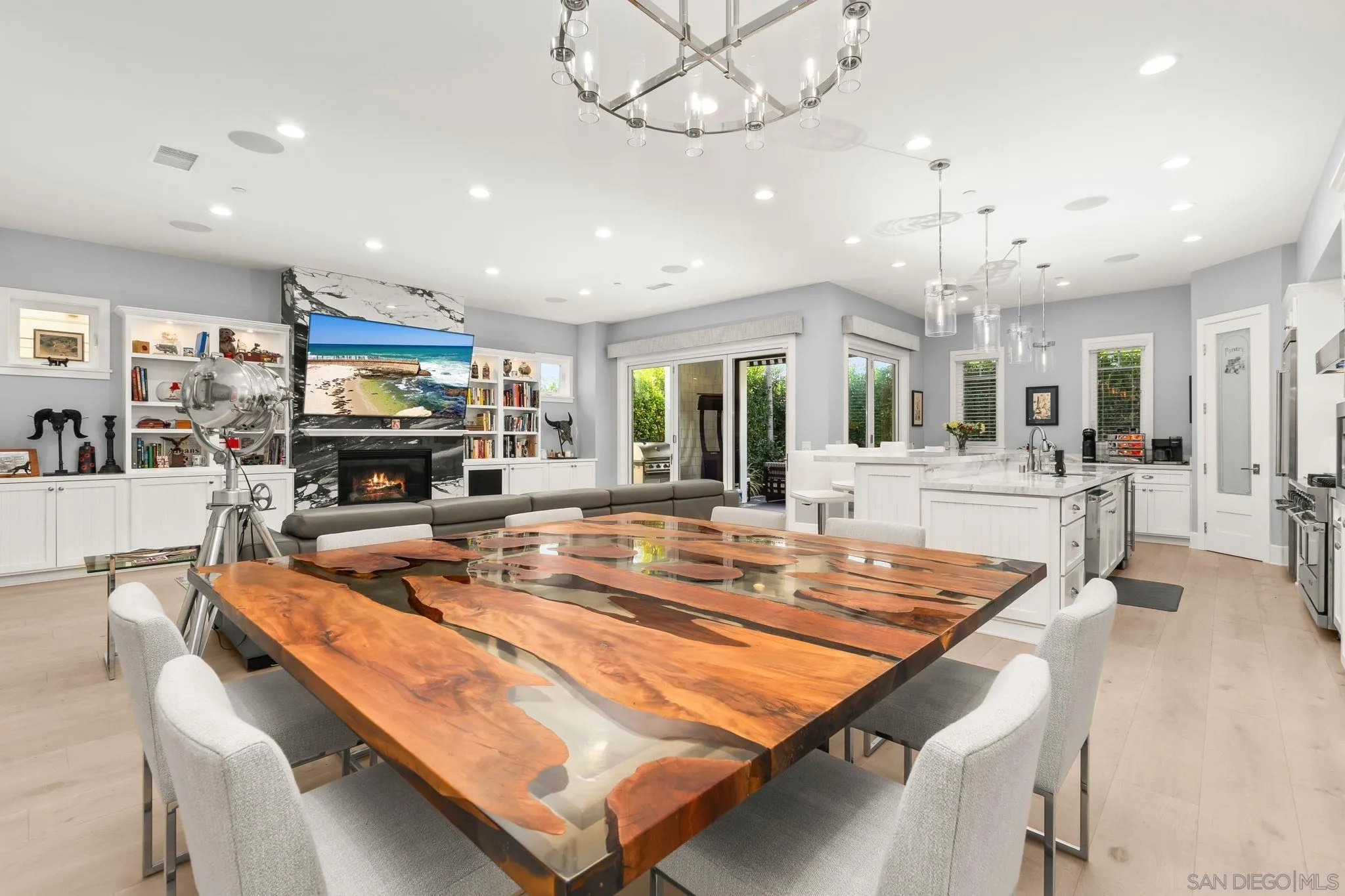 https://cdn.realtyfeed.com/cdn/127/260015735/02a71f21029abc4cfc9fe4db963878d9.webp