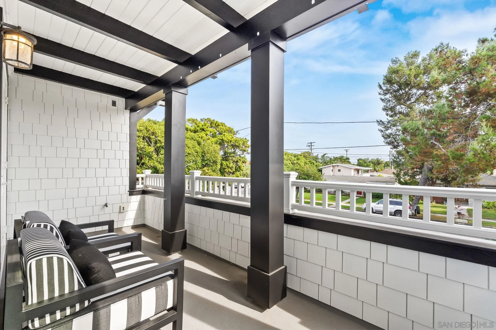 https://cdn.realtyfeed.com/cdn/127/260015735/937d947cbacb25bd78da7ca6045d709d.webp