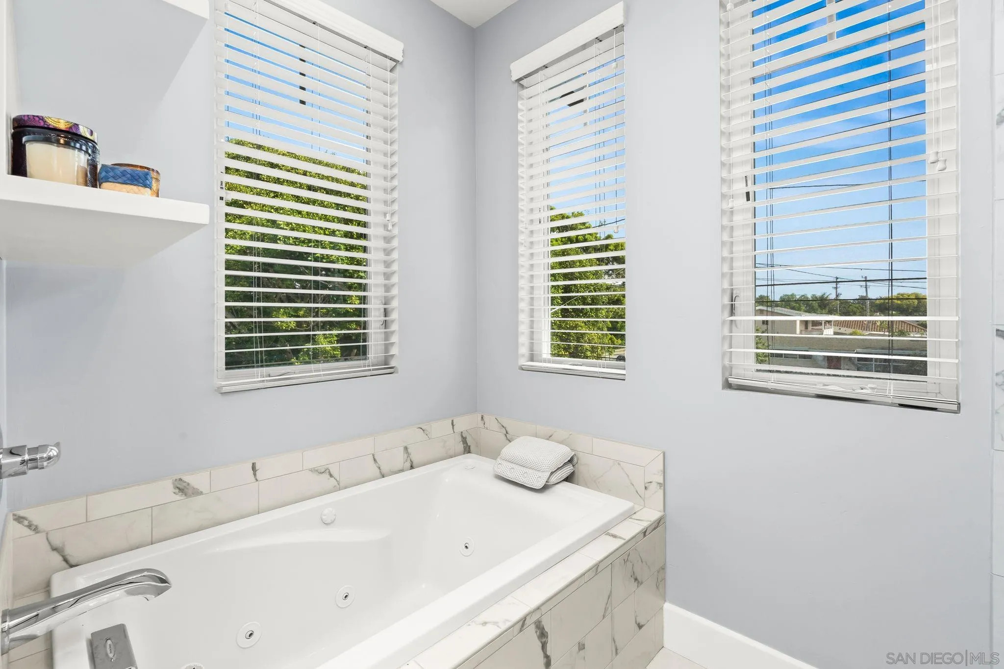 https://cdn.realtyfeed.com/cdn/127/260015735/b7f075e9319aeb01490ab1e741d338b7.webp