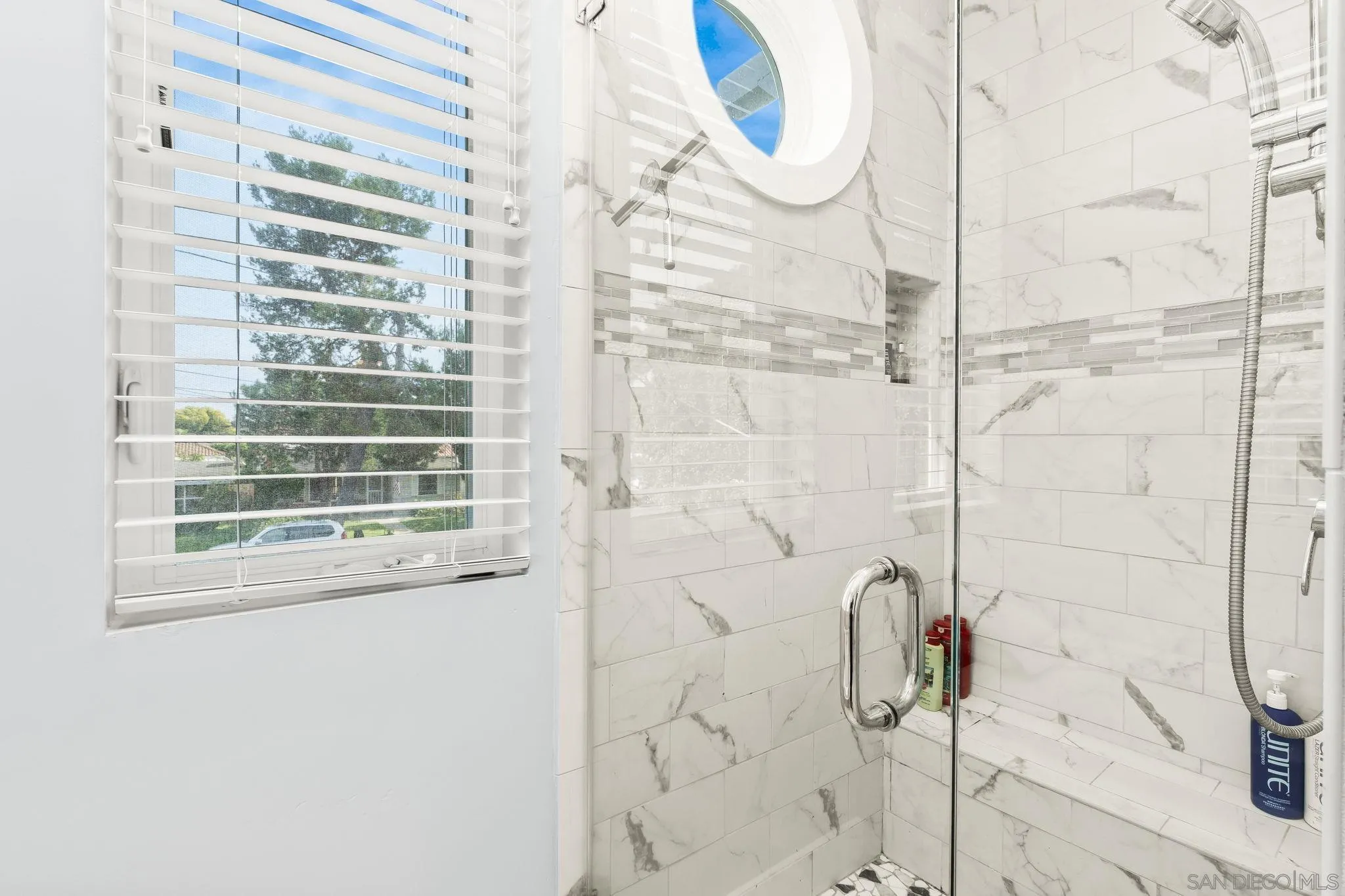 https://cdn.realtyfeed.com/cdn/127/260015735/e3b4b97fdf8a3eb21cfb15d9e9d09164.webp