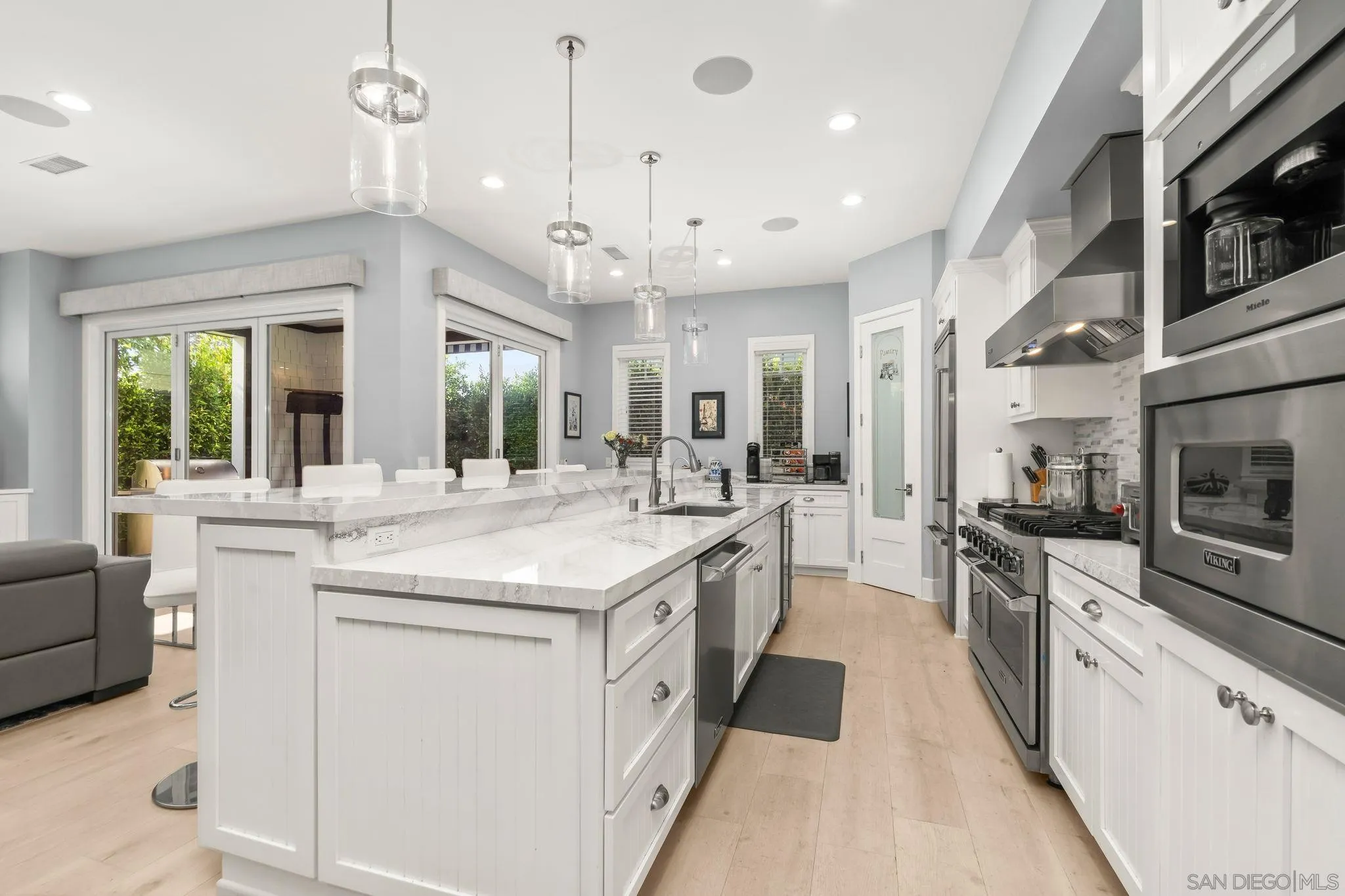 https://cdn.realtyfeed.com/cdn/127/260015735/f04352e41455212835e012f13280f807.webp
