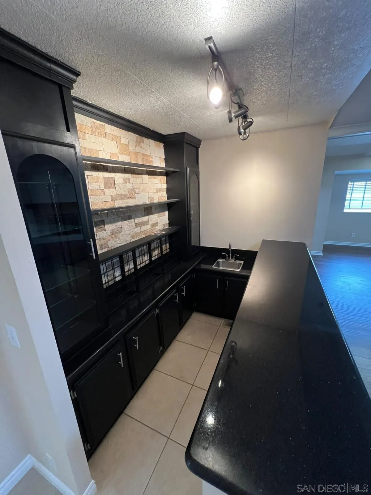 https://cdn.realtyfeed.com/cdn/127/260015743/3ad612e44cfea606c78fa7c08dbc2f33.webp