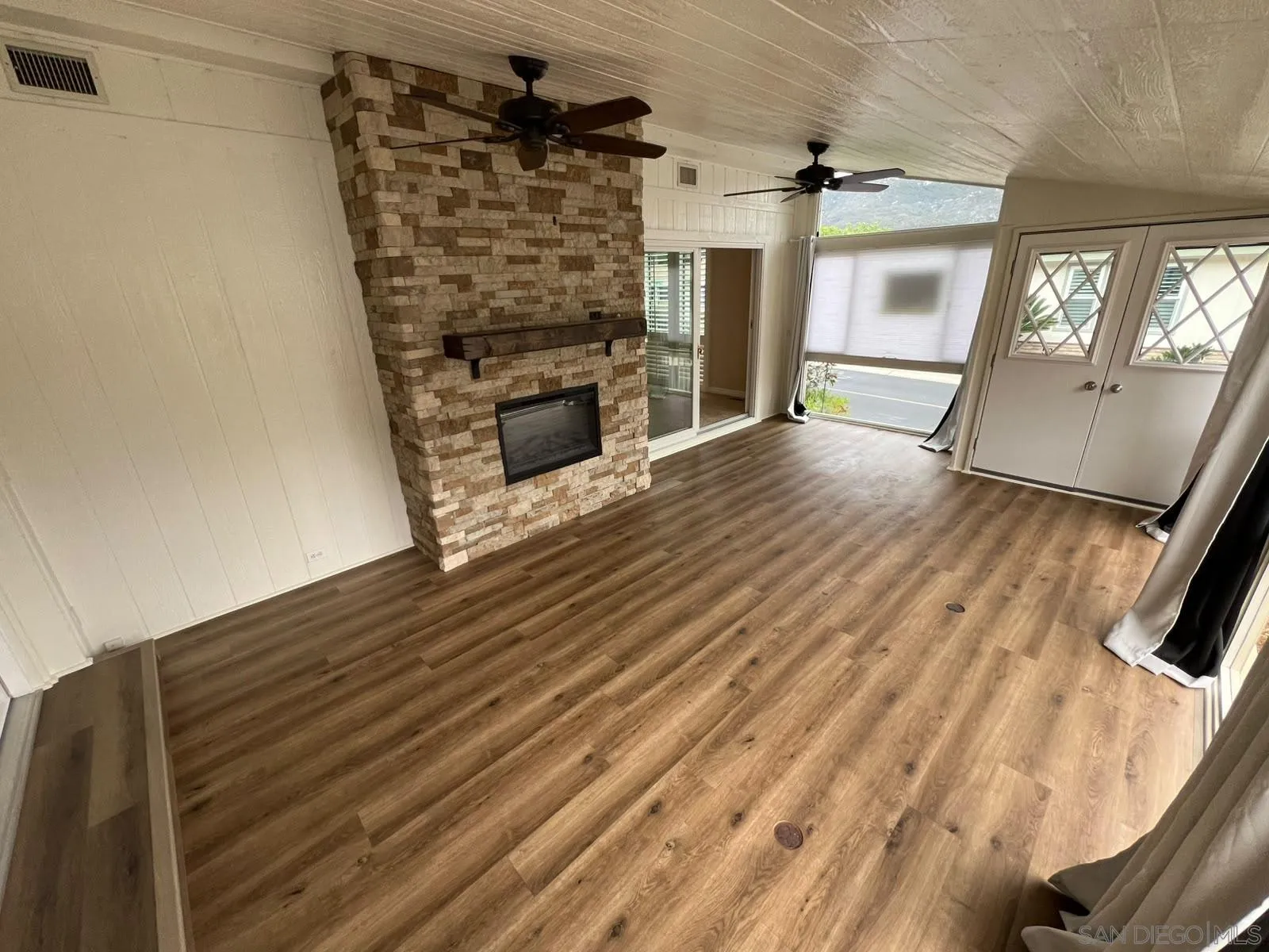https://cdn.realtyfeed.com/cdn/127/260015743/6bba6102cebd8f88fa26b3a0ad51d32e.webp