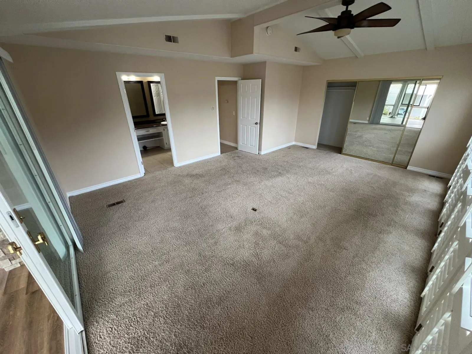 https://cdn.realtyfeed.com/cdn/127/260015743/9369f38c1169ccbd9506e71ff4423dbe.webp