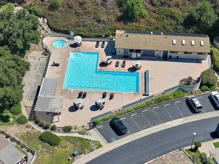 https://cdn.realtyfeed.com/cdn/127/260015743/ebf77f50a8c34235dd48f94a66e58e4c.webp