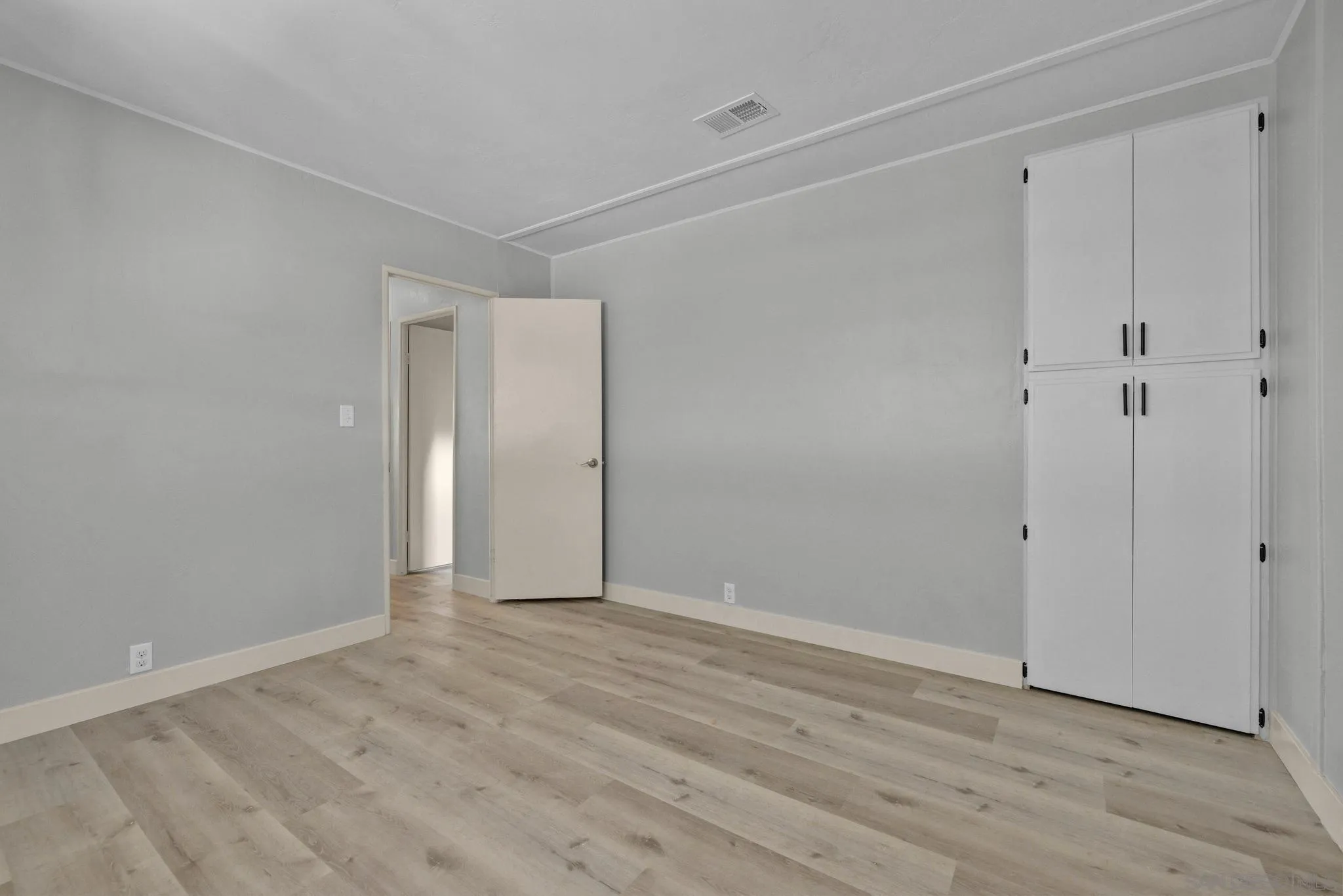 https://cdn.realtyfeed.com/cdn/127/260015745/3ab71904e0b20f6acdb8208813da3c00.webp
