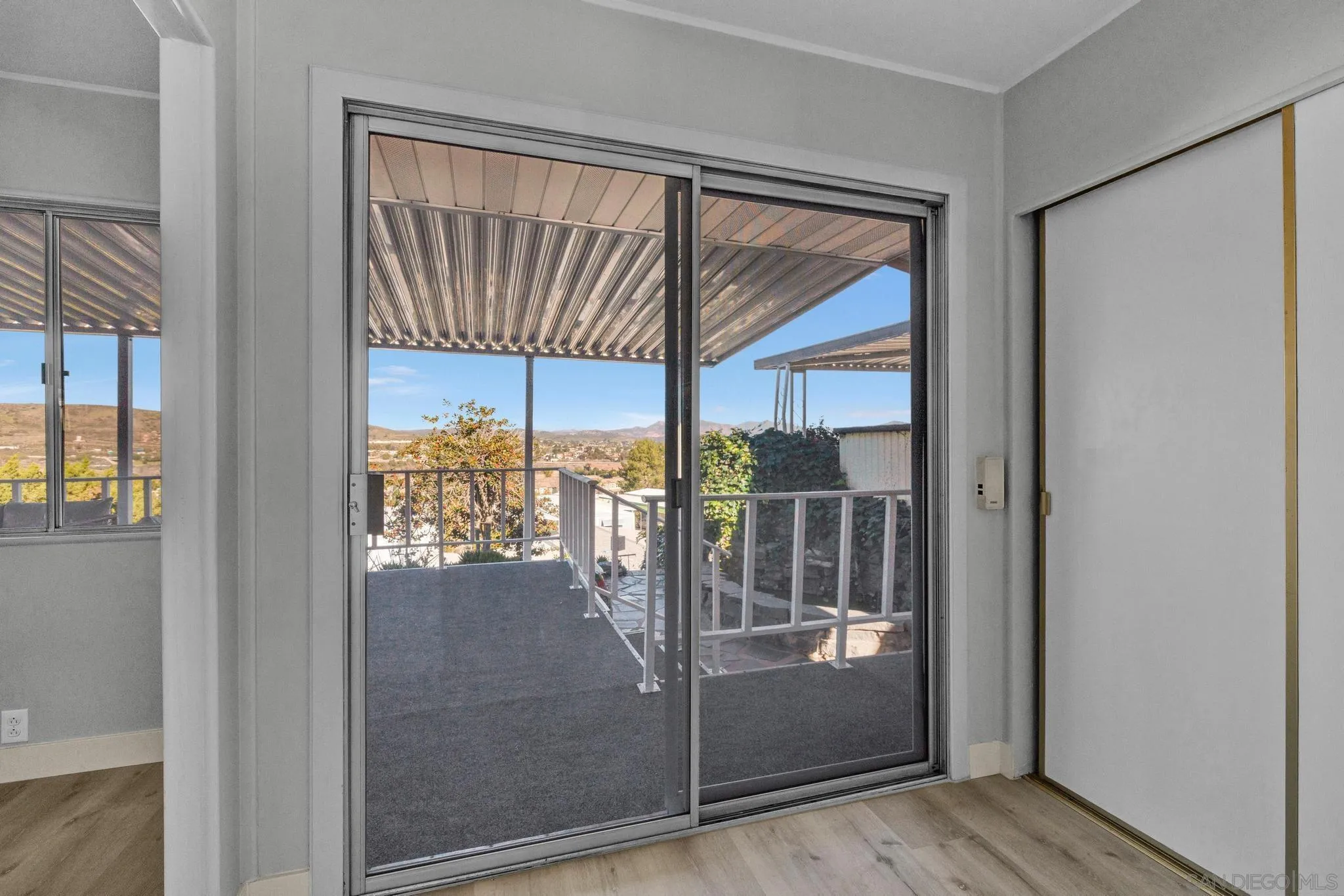 https://cdn.realtyfeed.com/cdn/127/260015745/a2f855516778f914fe982e4a59bbf0f3.webp