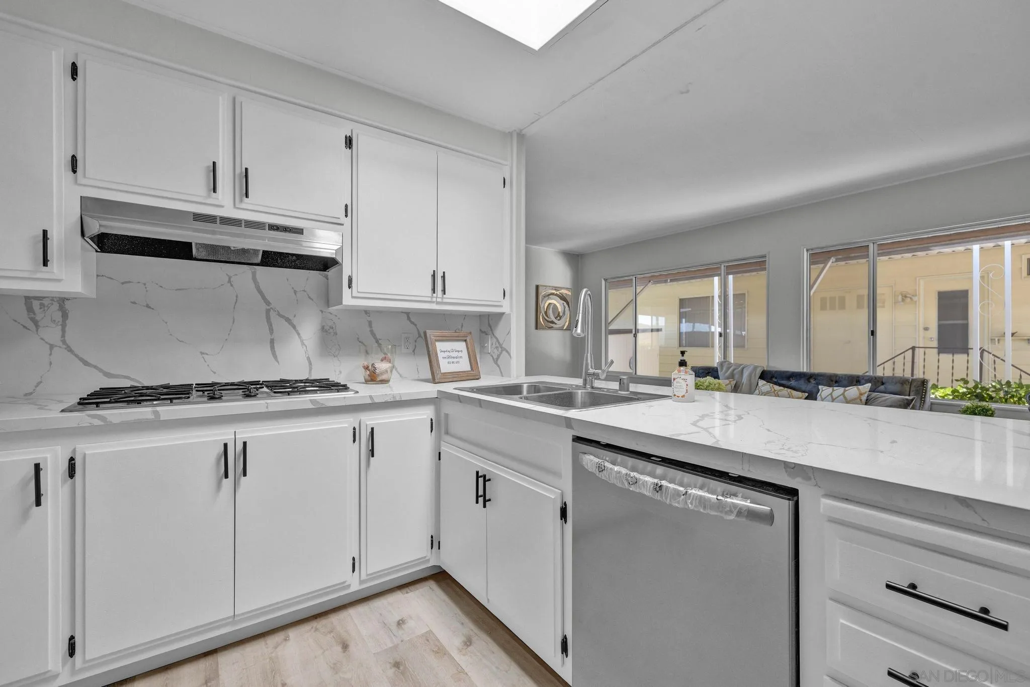 https://cdn.realtyfeed.com/cdn/127/260015745/df11e067ae5d301dcb63ec5bfac6e3dc.webp