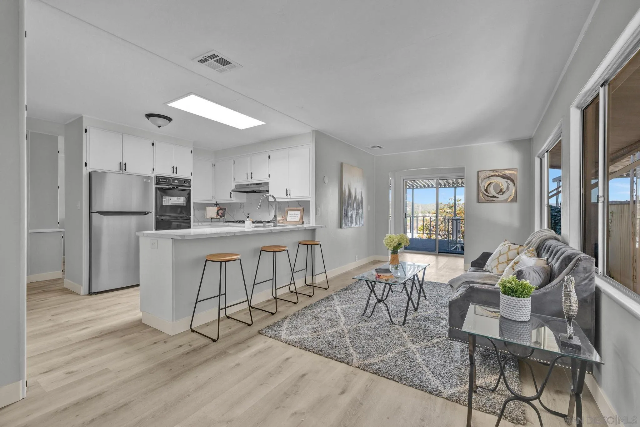 https://cdn.realtyfeed.com/cdn/127/260015745/e2394f769234c21ef1283945c5928532.webp