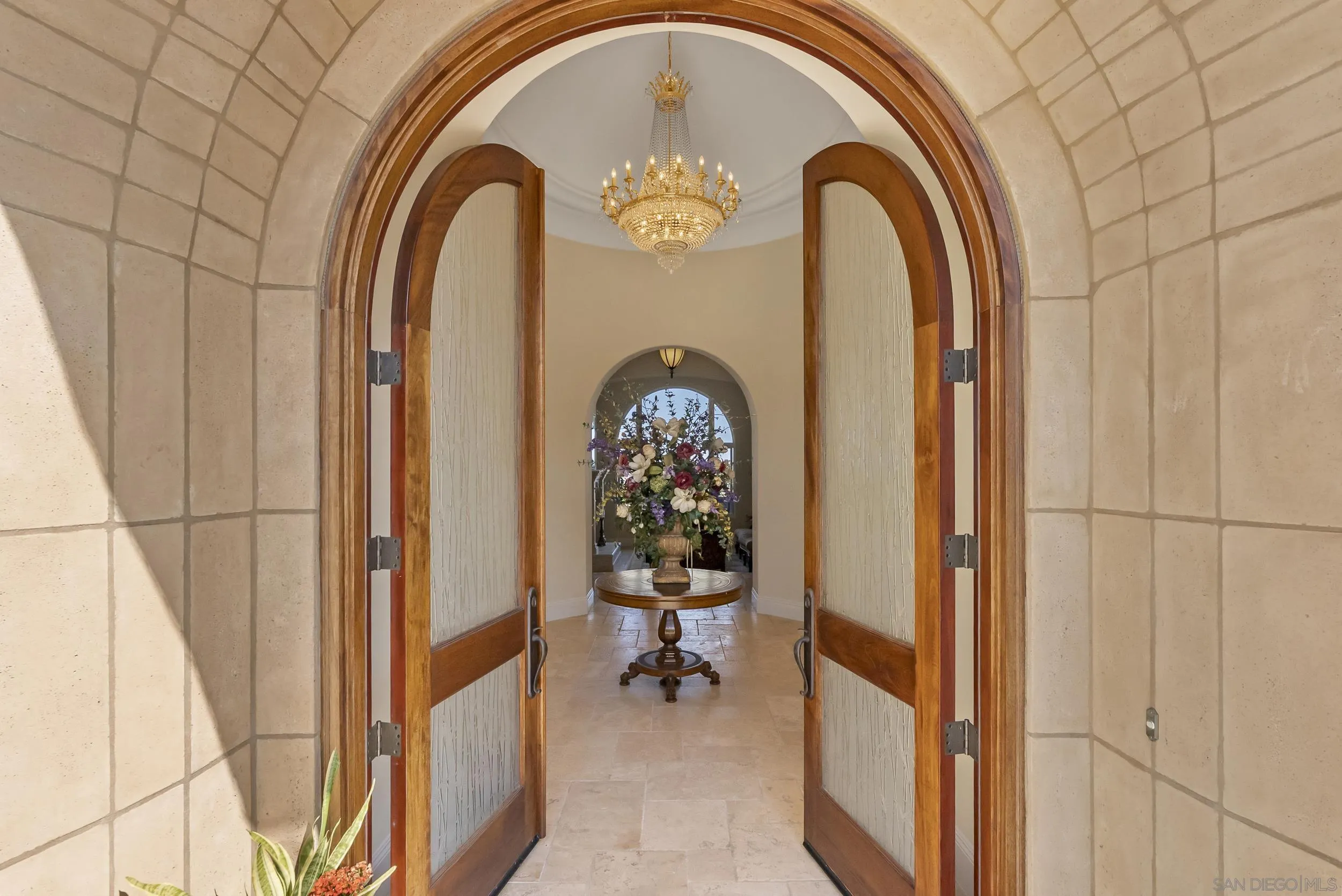 https://cdn.realtyfeed.com/cdn/127/260015746/151f8ef0bb60a5476cc836fda901aefc.webp