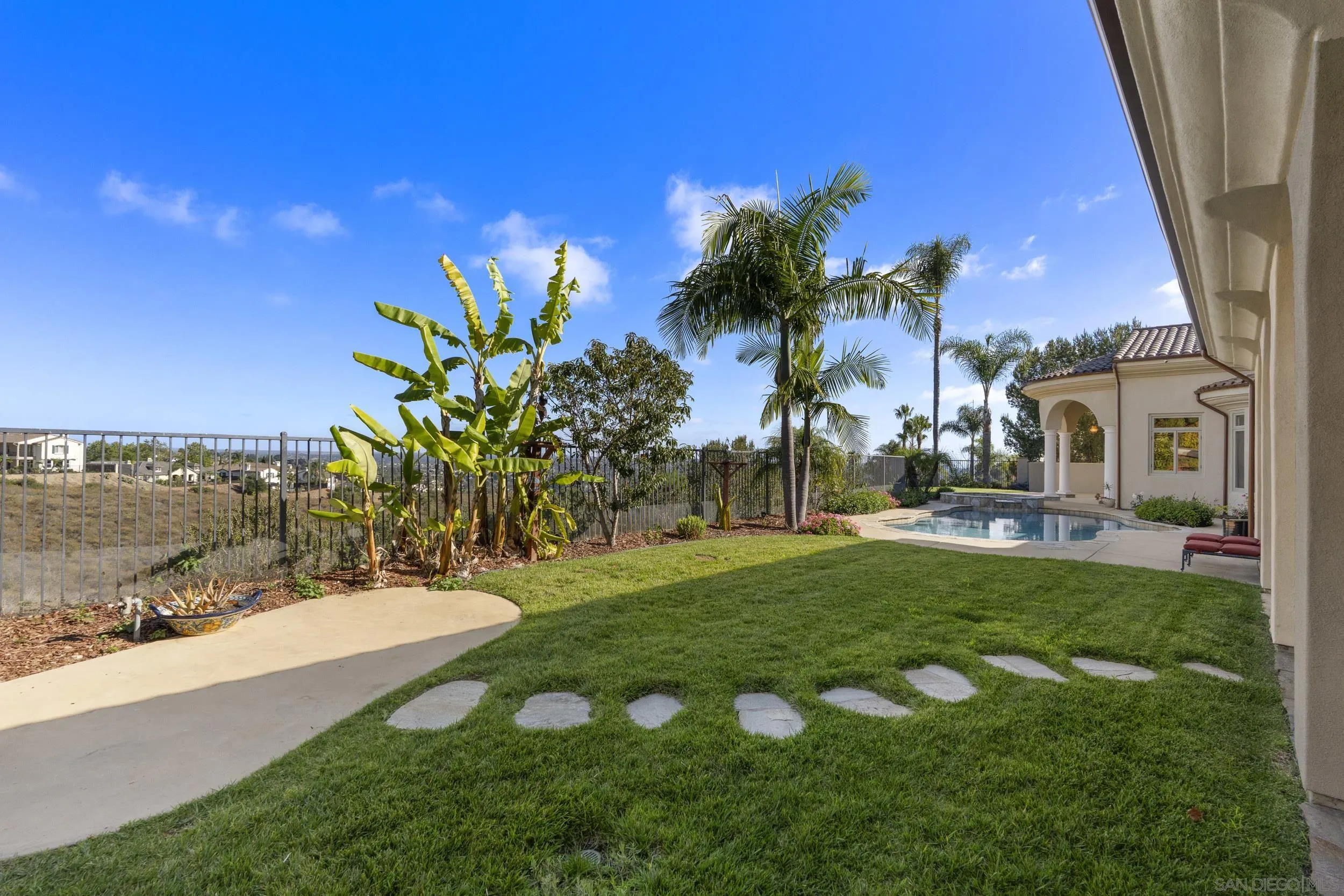 https://cdn.realtyfeed.com/cdn/127/260015746/2a7c55545c381b305bea820918ae2ae8.webp
