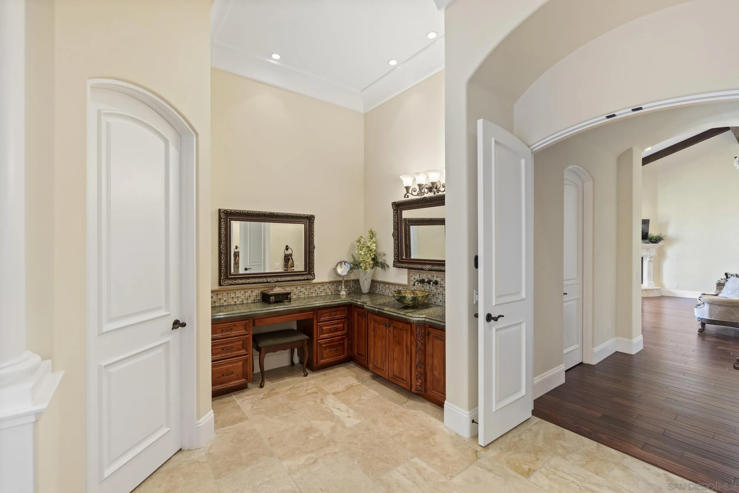 https://cdn.realtyfeed.com/cdn/127/260015746/2bd009b4d104e3644132fbae591a9917.webp