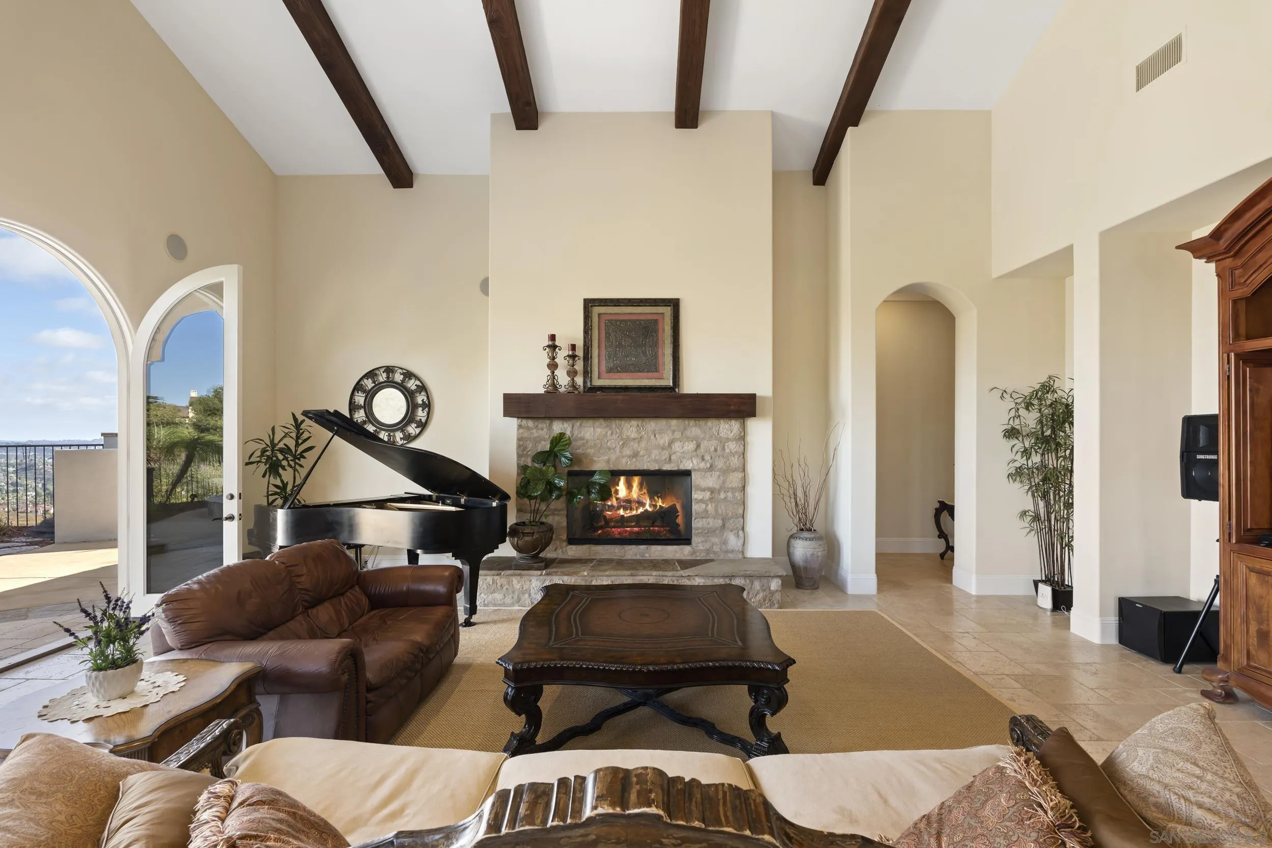 https://cdn.realtyfeed.com/cdn/127/260015746/3b5bdd3eaf87cc53b980b935bef86e7f.webp