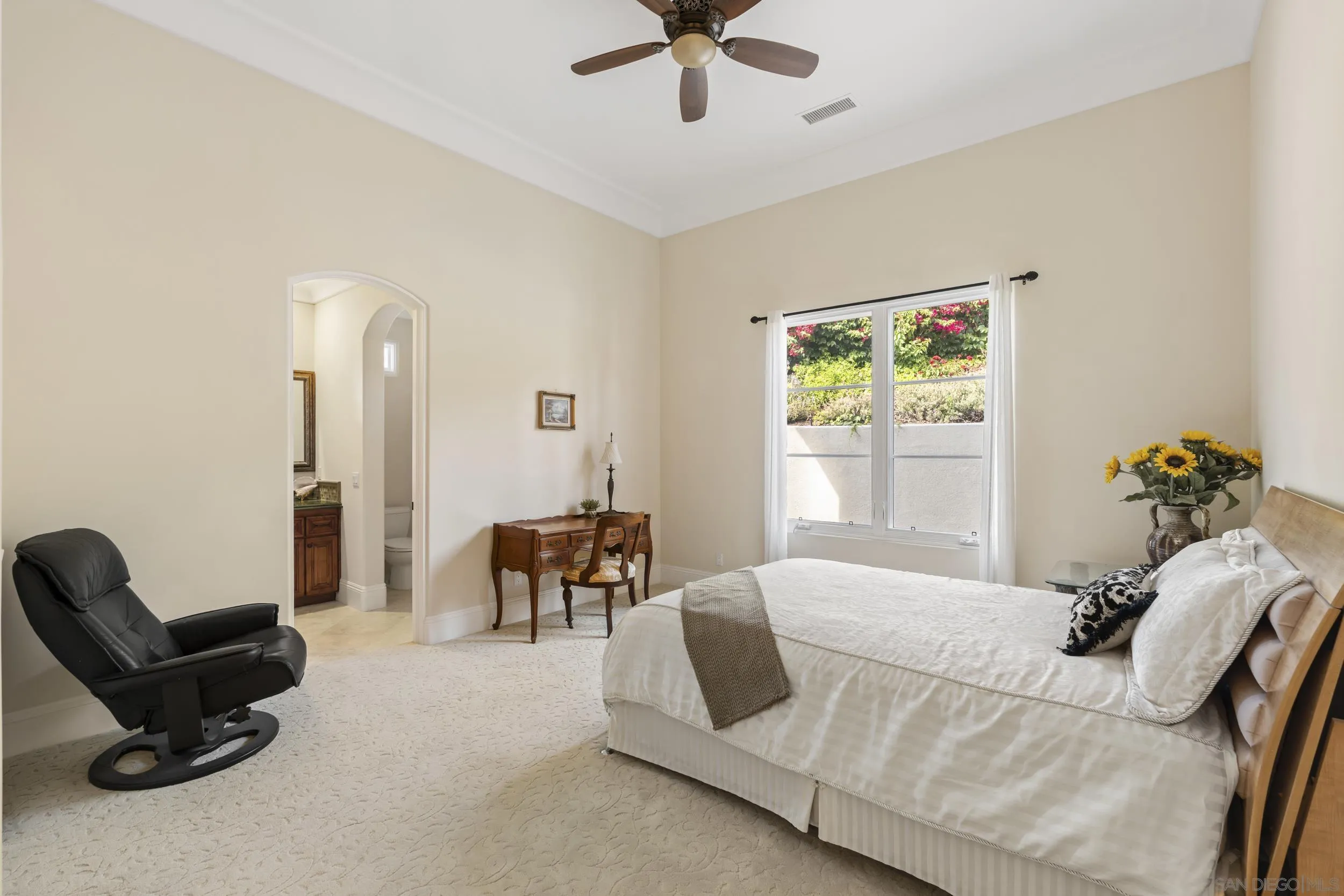 https://cdn.realtyfeed.com/cdn/127/260015746/3e07f77199617bdcdb0e6ea91389648a.webp