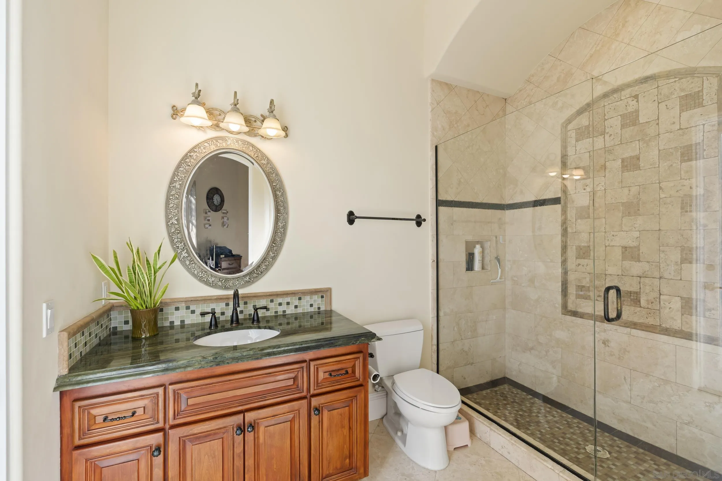 https://cdn.realtyfeed.com/cdn/127/260015746/5b1ece9a75b3616b7b5ead7e48ac06b4.webp