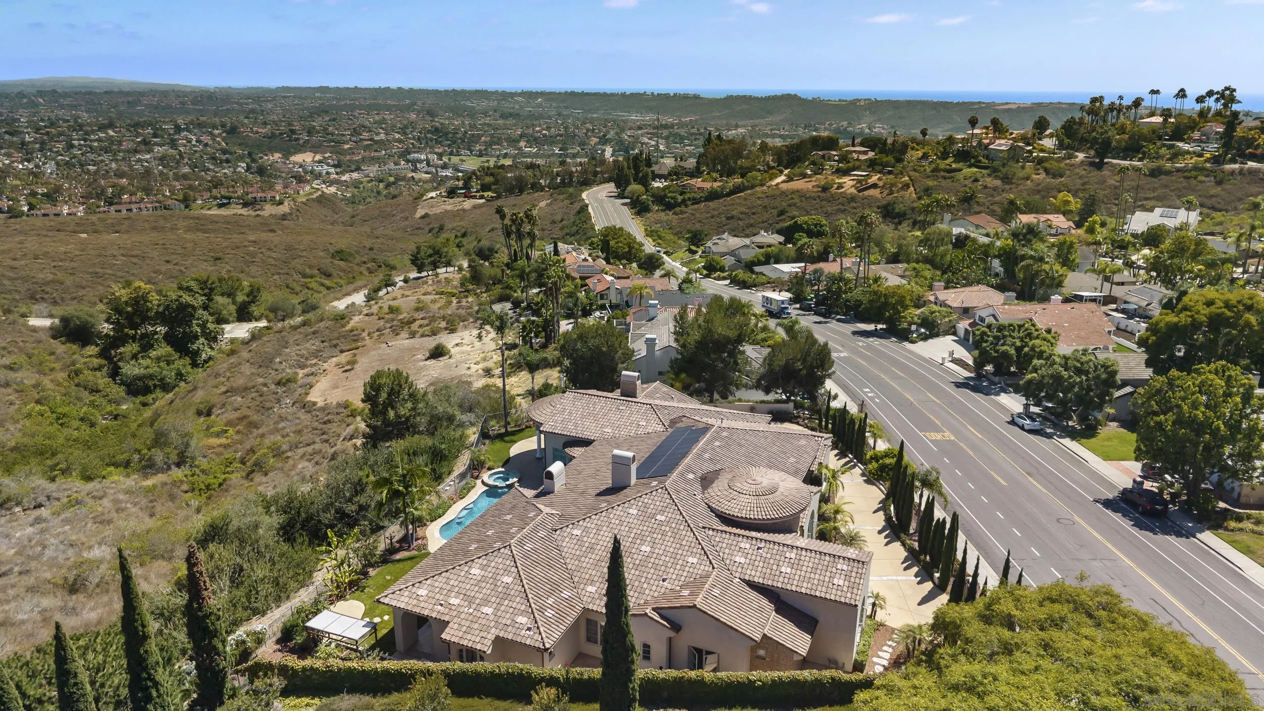 https://cdn.realtyfeed.com/cdn/127/260015746/97ff266c18deab310d330bd4e258889a.webp