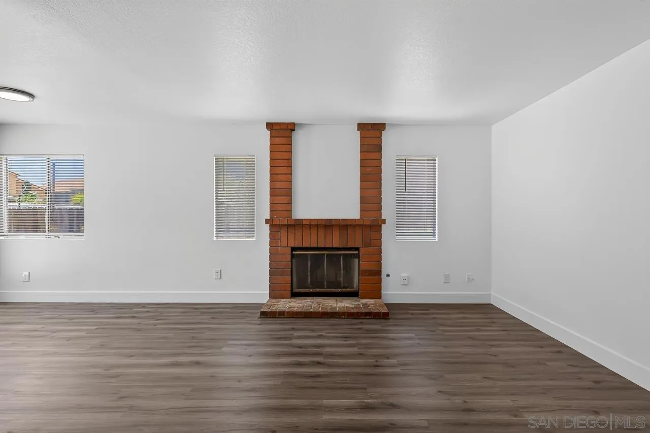 https://cdn.realtyfeed.com/cdn/127/260015749/09a6e9b25c83a83ac36582b4cb289545.webp