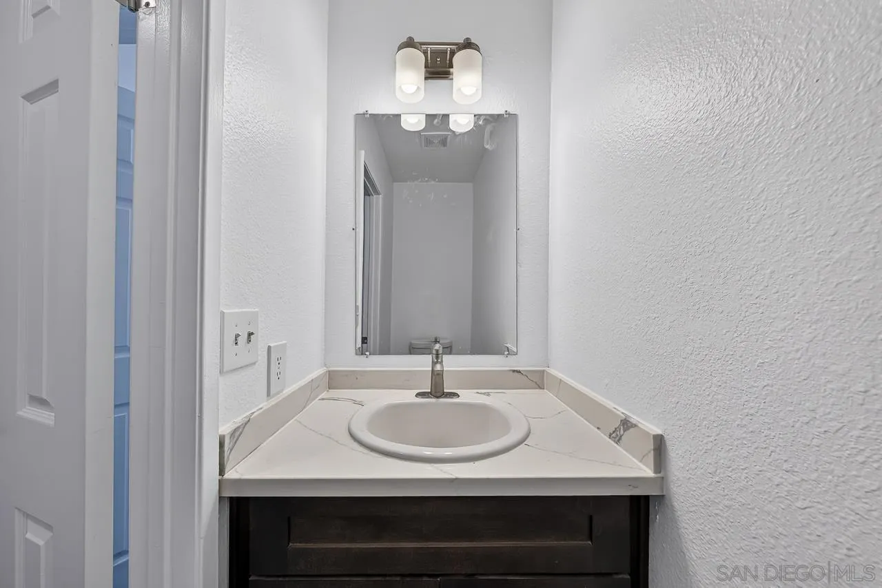 https://cdn.realtyfeed.com/cdn/127/260015749/0e0aa01b46df7ce280e518ad73b3acc0.webp