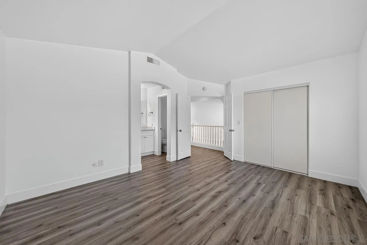https://cdn.realtyfeed.com/cdn/127/260015749/181b6f9dadc9af371fb730926e424cfe.webp