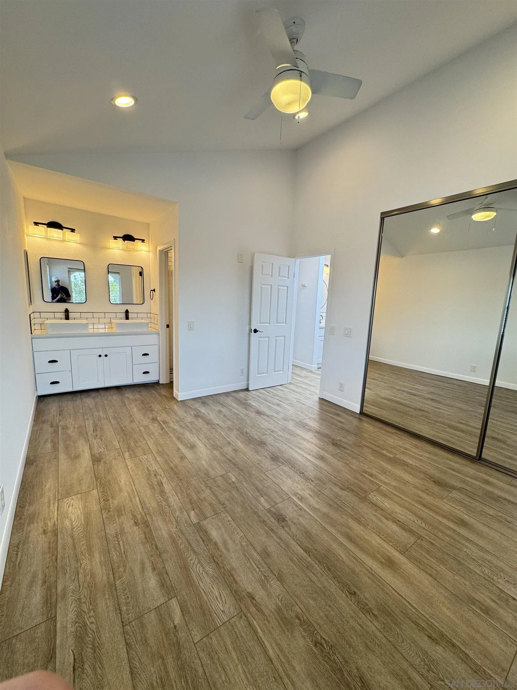 Photo #12: 260015751 Listing: Photo #12