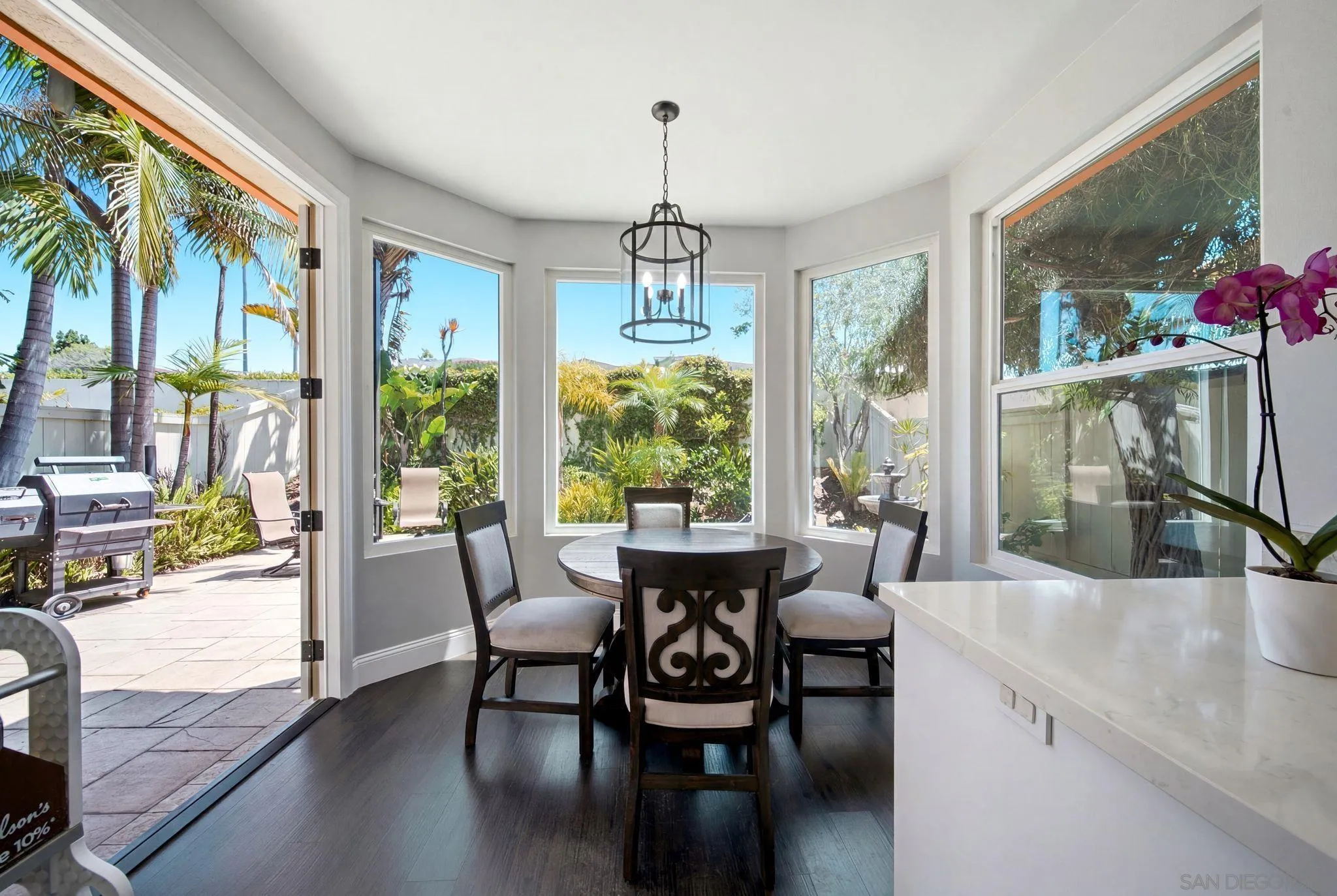 https://cdn.realtyfeed.com/cdn/127/260015761/328df24b45f5cdf51c77102587982c4b.webp