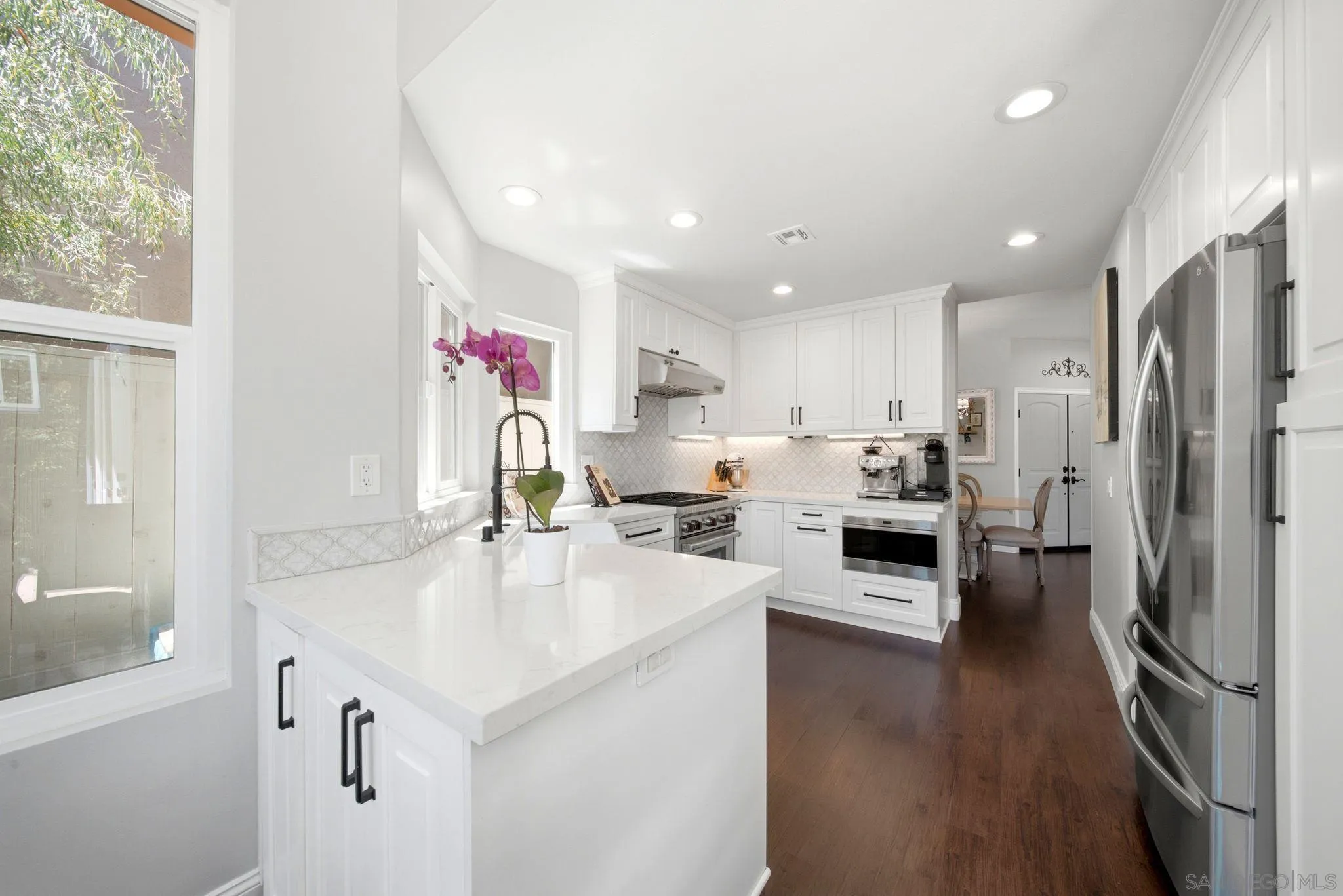 https://cdn.realtyfeed.com/cdn/127/260015761/6d86f9aacc750c0a5826520c31208e20.webp
