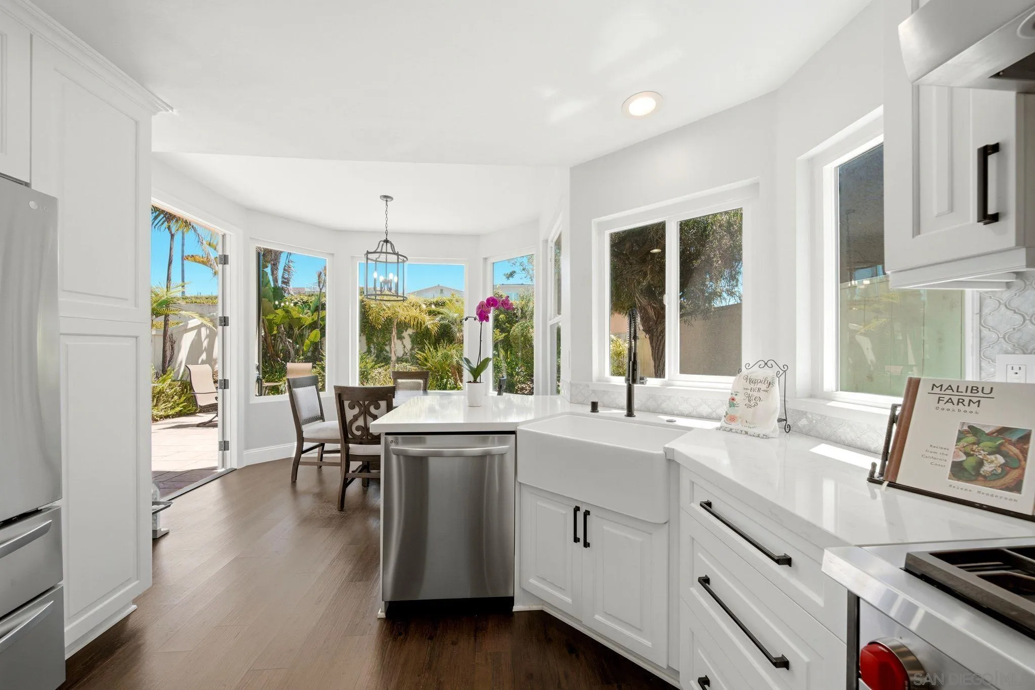 https://cdn.realtyfeed.com/cdn/127/260015761/a1577a030aa795bf13aa334923960e9c.webp