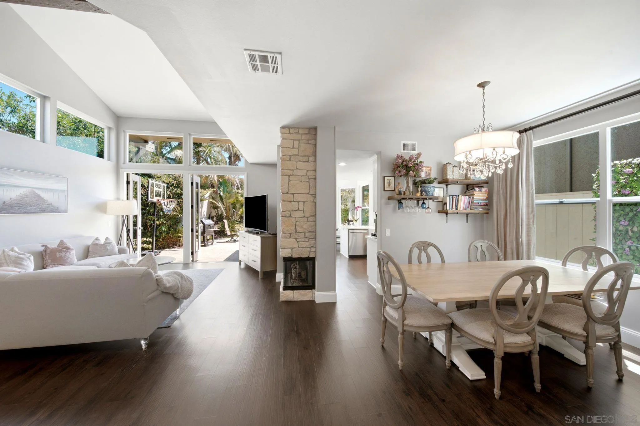 https://cdn.realtyfeed.com/cdn/127/260015761/a4603fbc1eb359e543d6a68c0e908cf3.webp