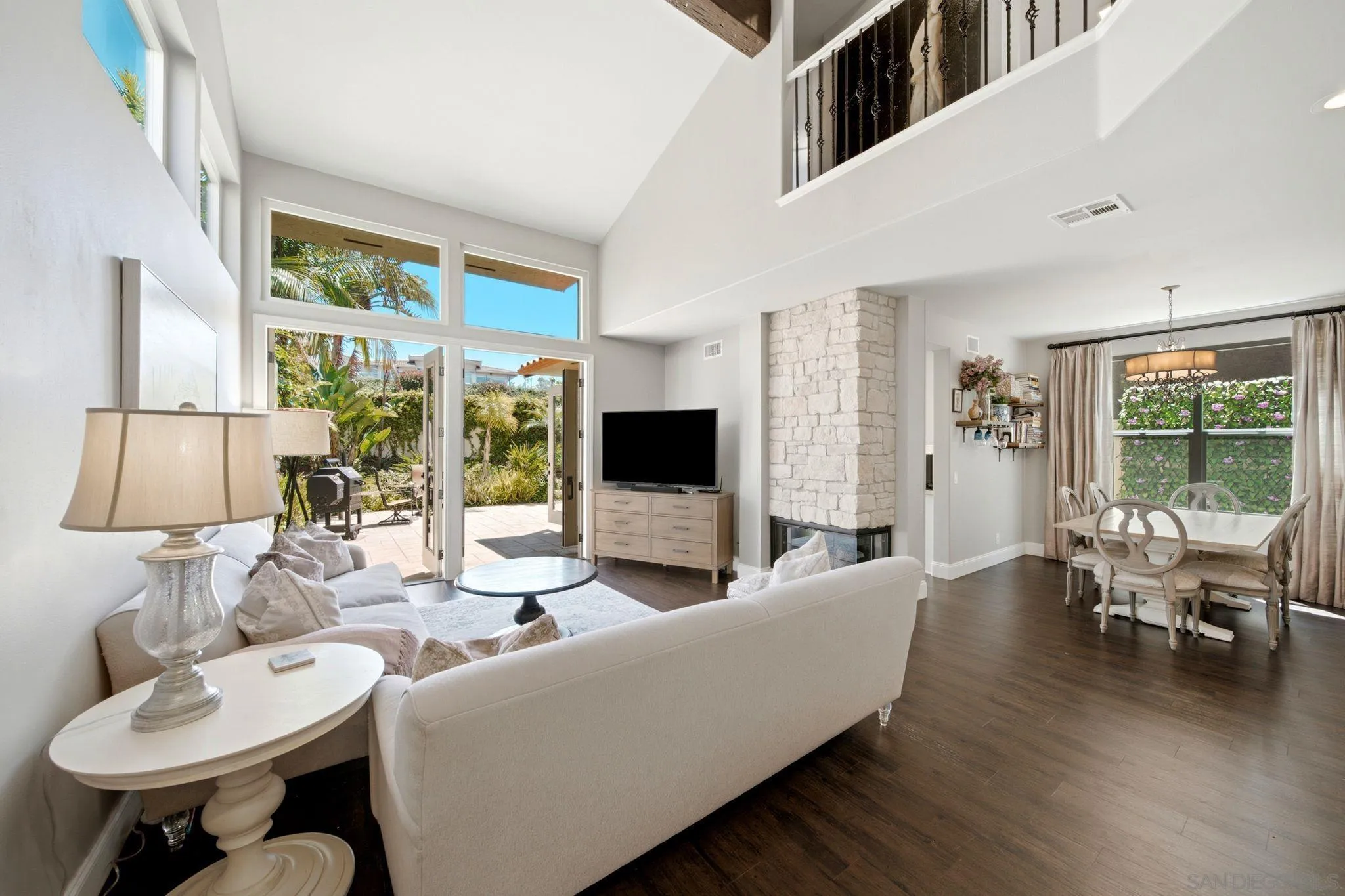 https://cdn.realtyfeed.com/cdn/127/260015761/c35ae2b36aa690e34dff07940509dd17.webp
