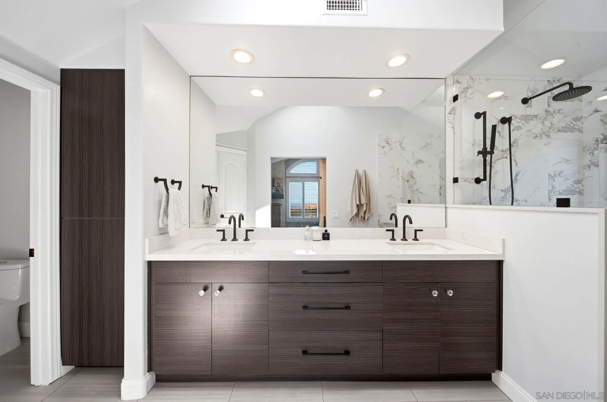 https://cdn.realtyfeed.com/cdn/127/260015761/e22a139a48f76ff8415d56f597dd9bc5.webp