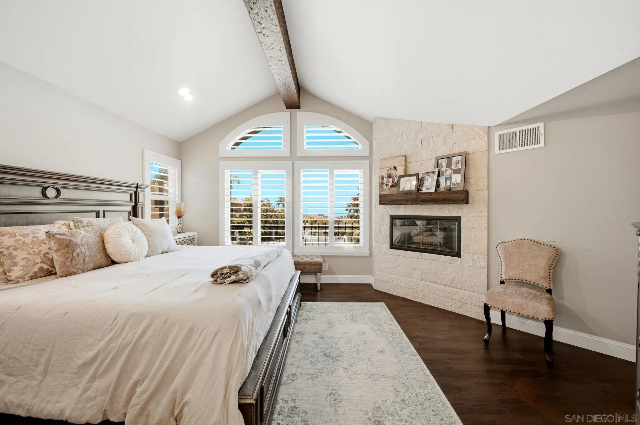 https://cdn.realtyfeed.com/cdn/127/260015761/e8c49d75f5bf32435656ced9afb91536.webp