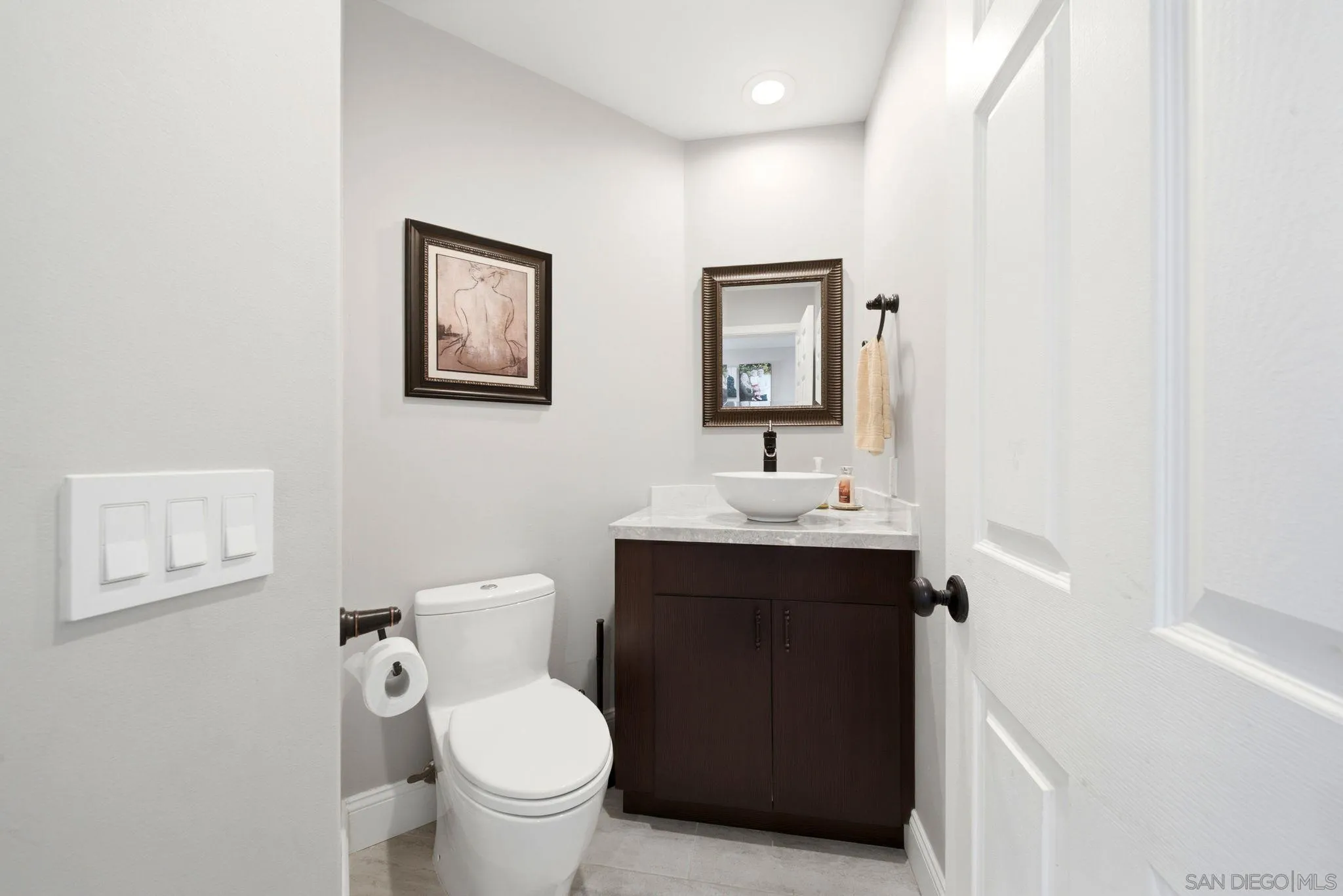 https://cdn.realtyfeed.com/cdn/127/260015761/ec816de36acad138ae92442476f96837.webp