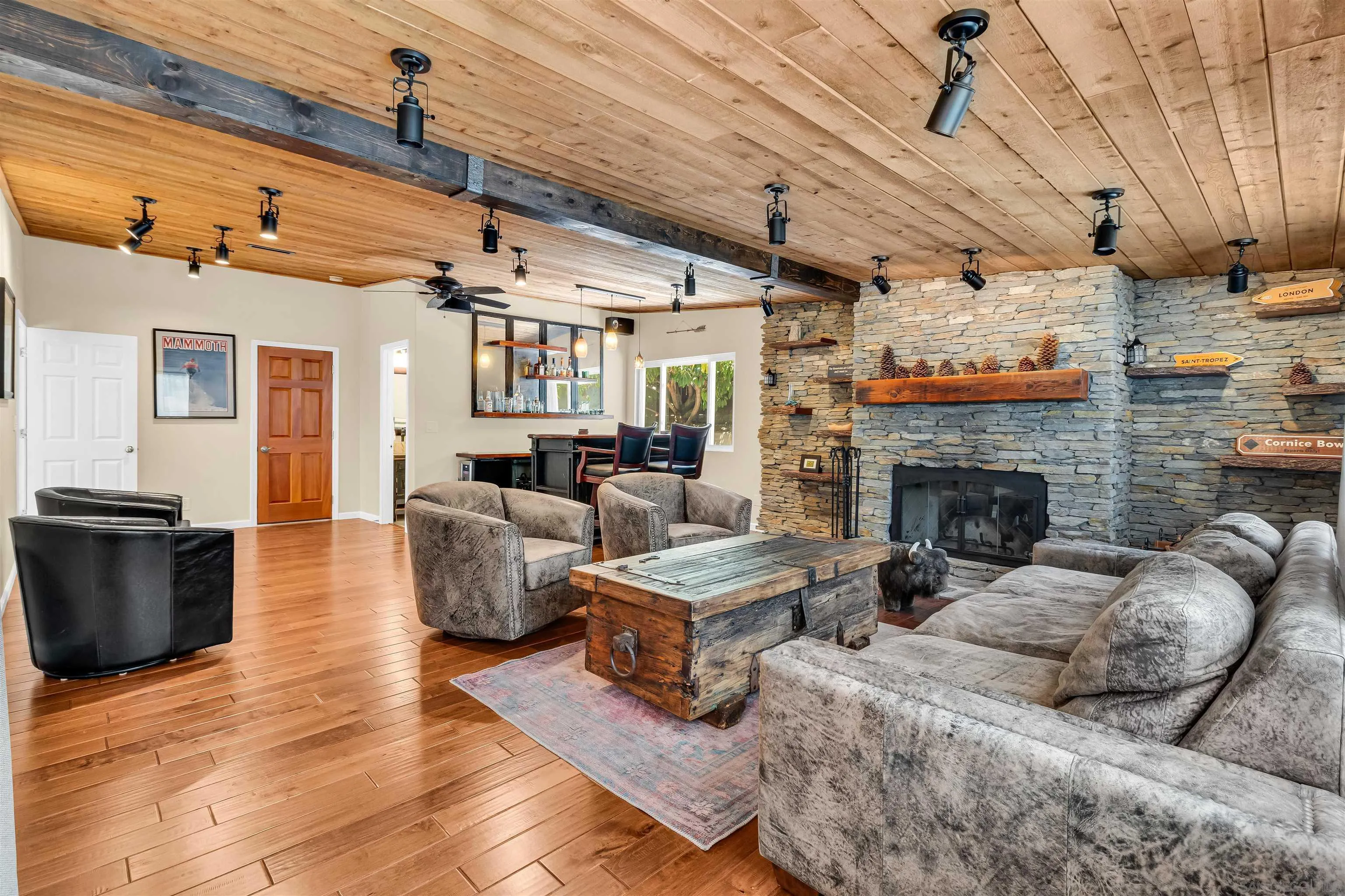 https://cdn.realtyfeed.com/cdn/127/260015772/52ce393e5d659580eb918cc21a83c4a2.webp