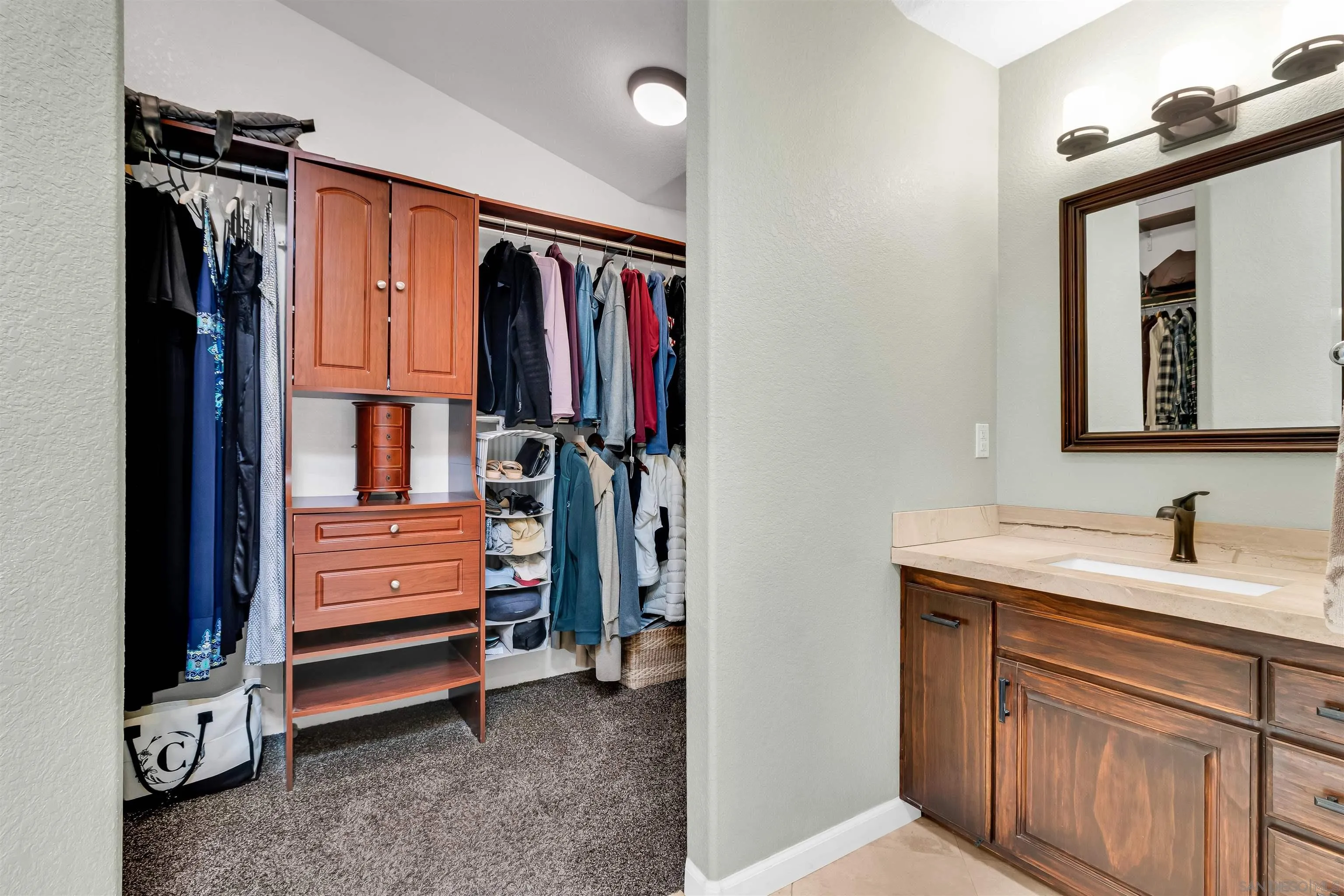 https://cdn.realtyfeed.com/cdn/127/260015772/53d30a93c86498b21de500a64d7b5236.webp