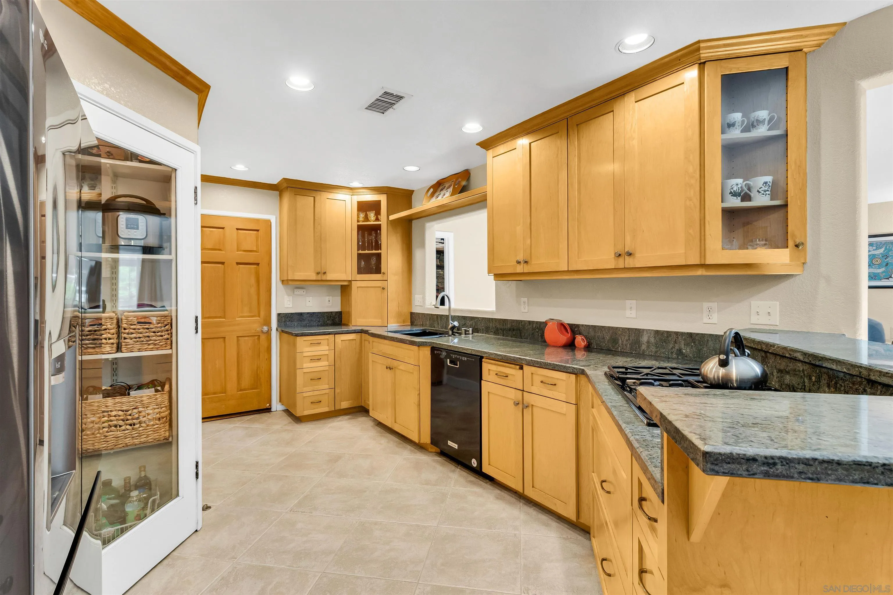 https://cdn.realtyfeed.com/cdn/127/260015772/5477ed4a4ef1e80d1307da25bc0851a4.webp