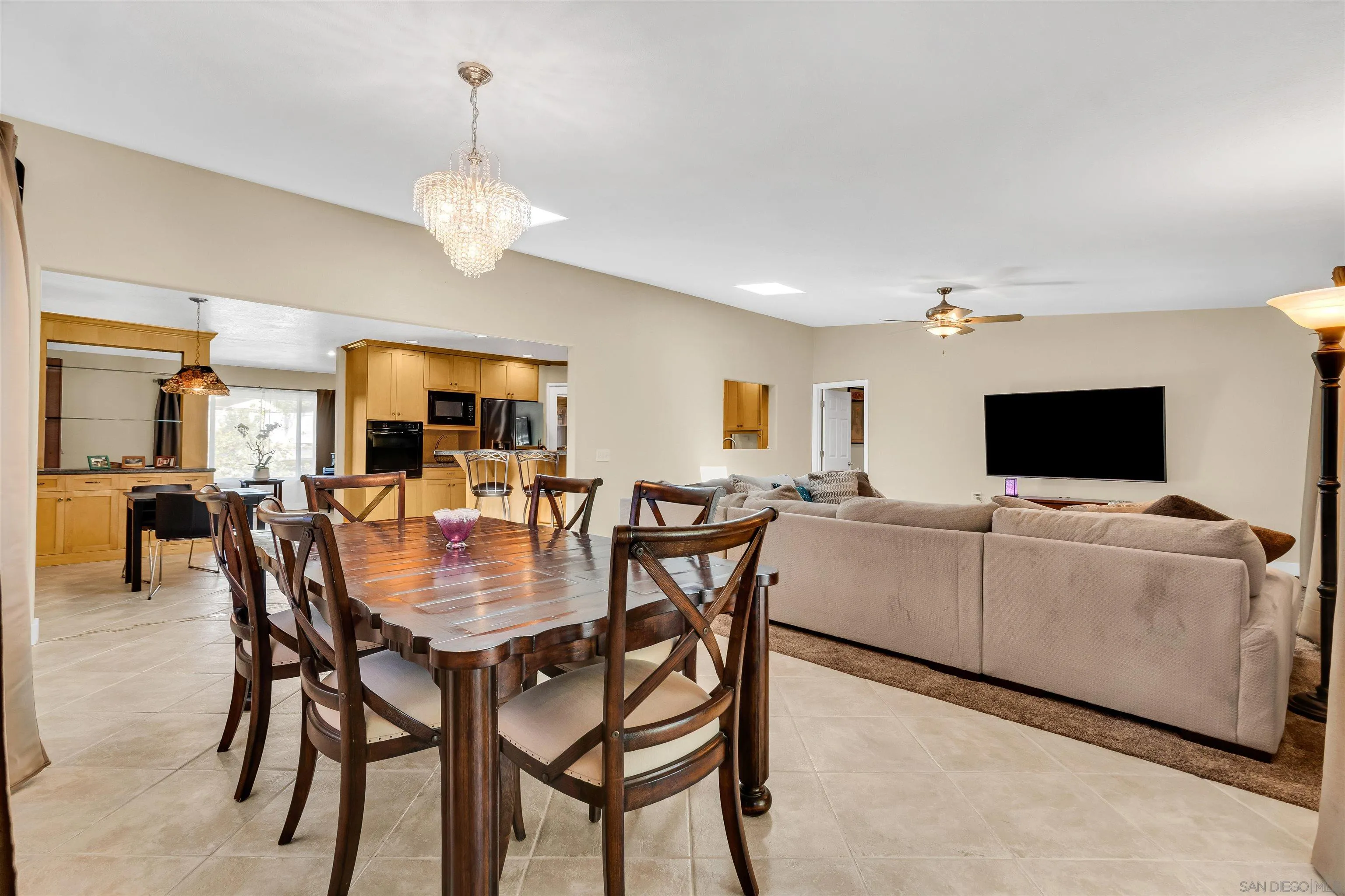 https://cdn.realtyfeed.com/cdn/127/260015772/fae428cb04ffabb2a125150cd0f1f1fb.webp