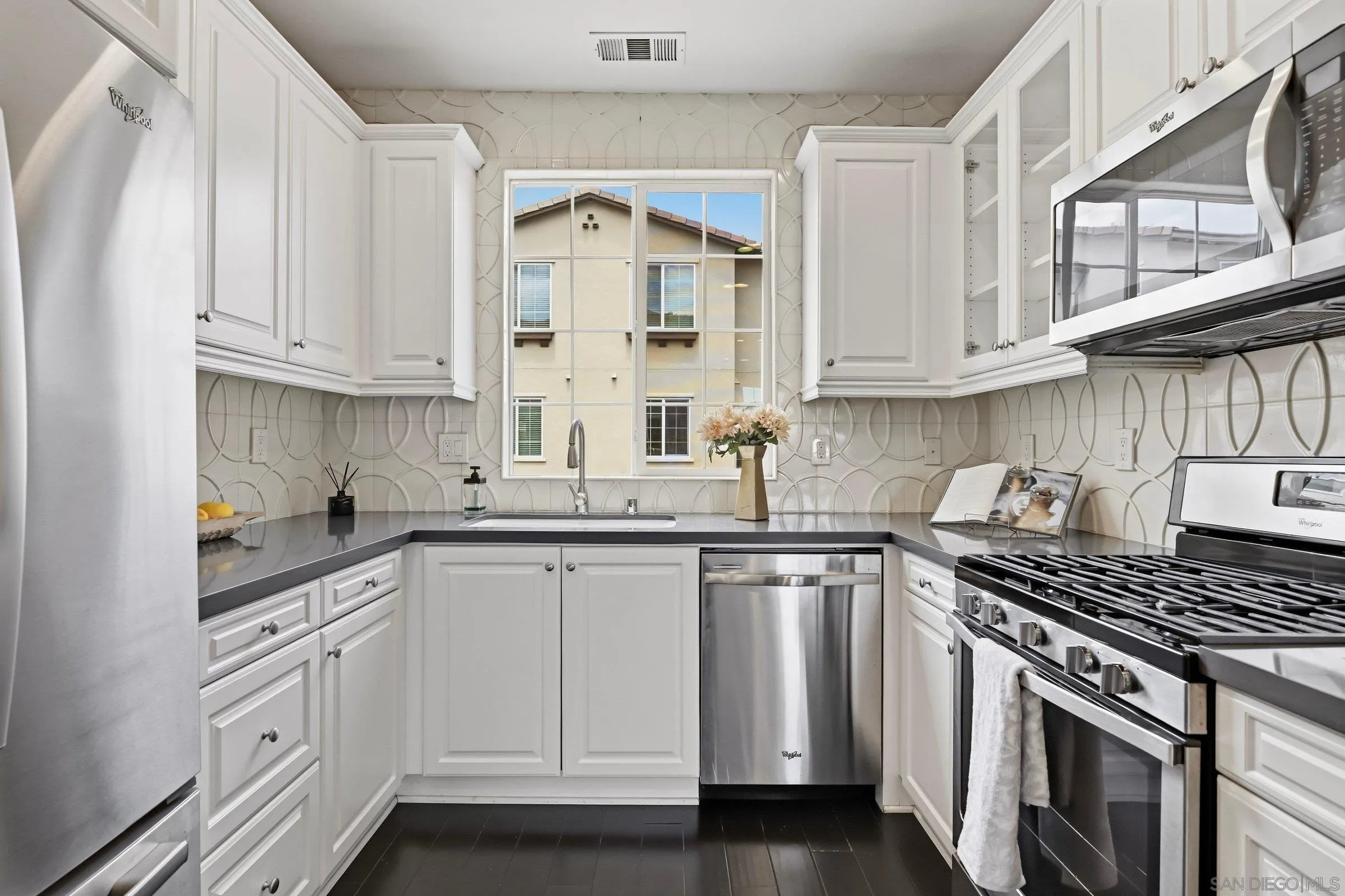 Photo #10: 260015775 Listing: Photo #10