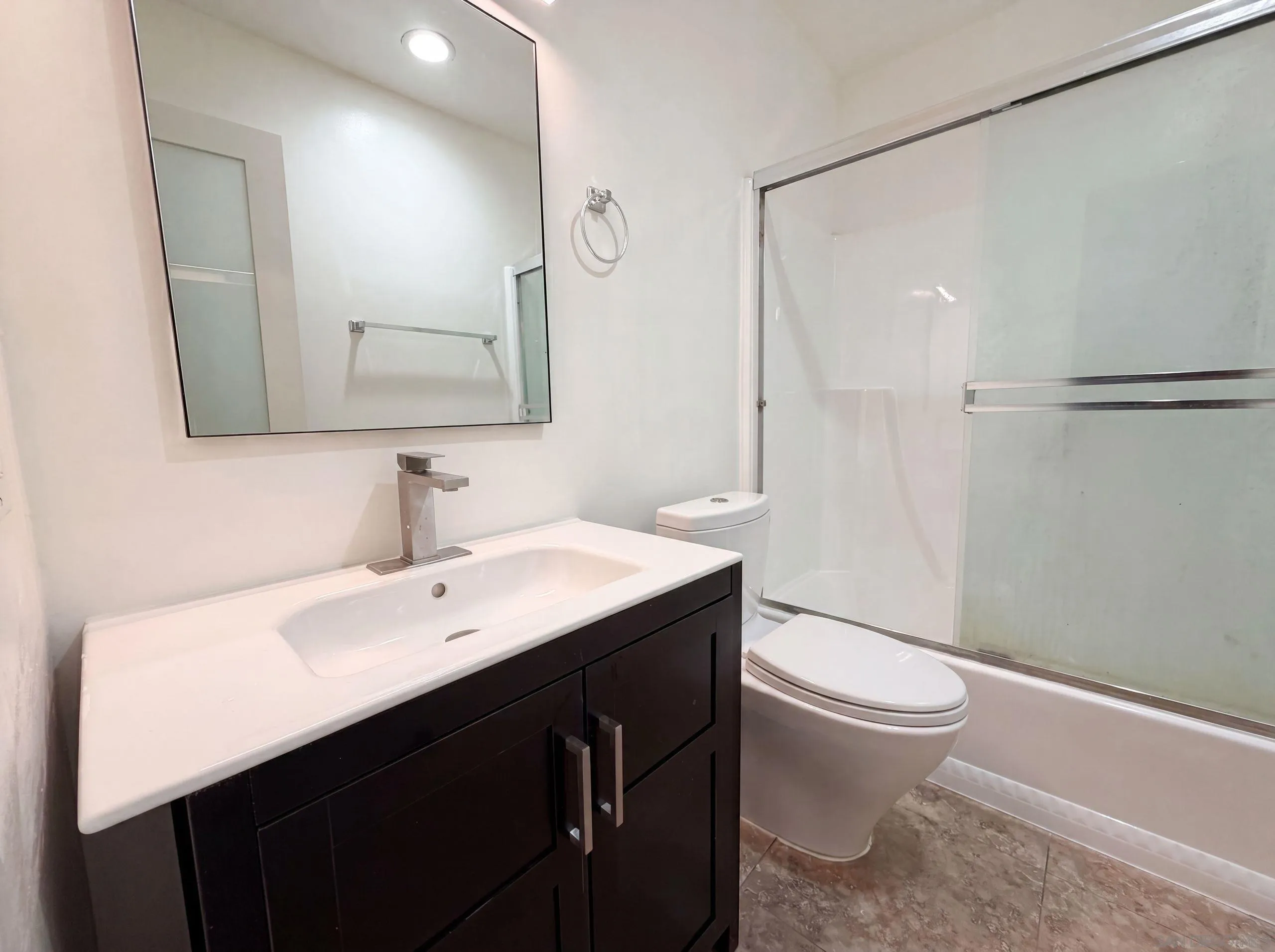 Photo #8: 260015778 Listing: Photo #8