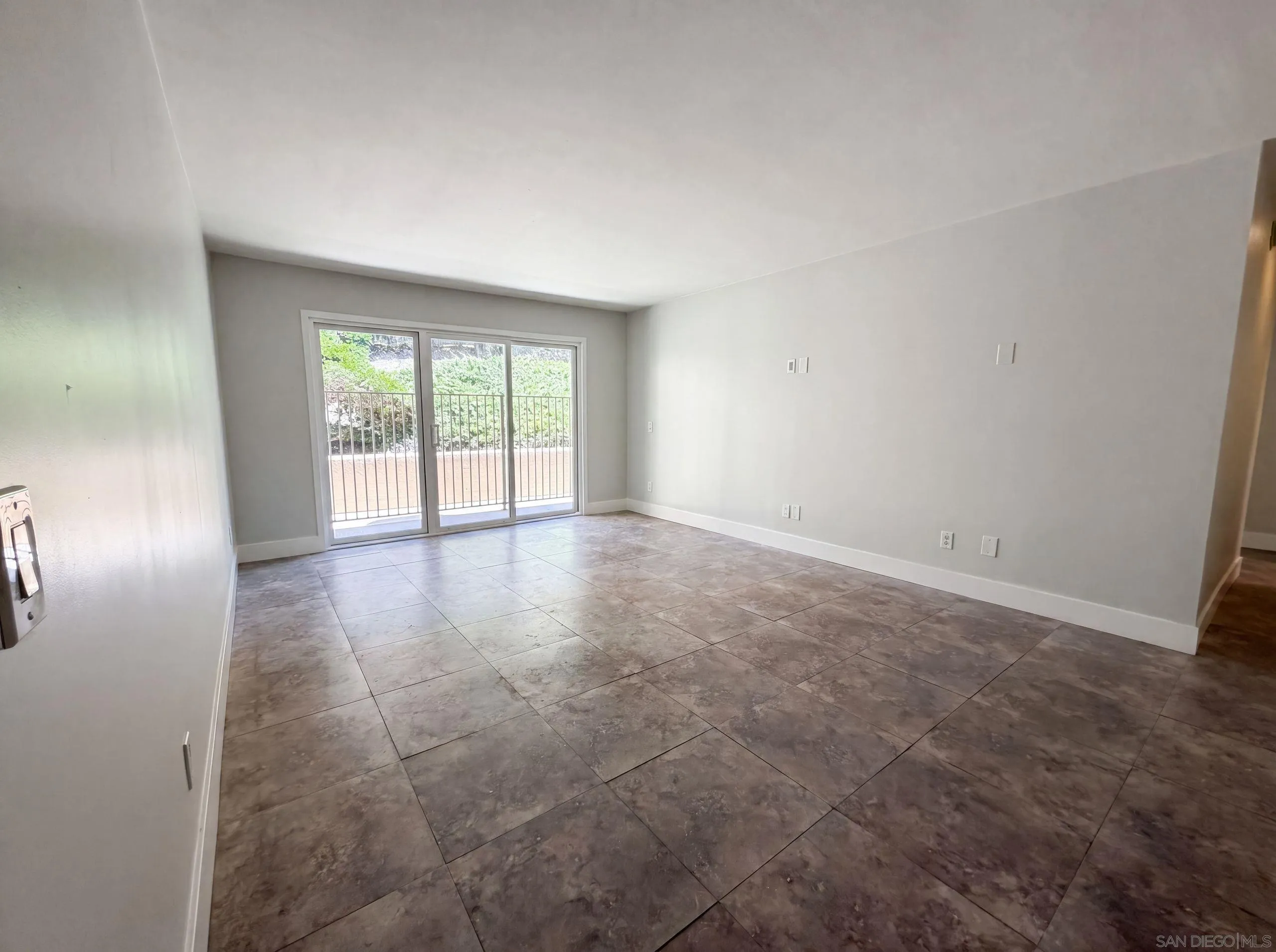 2334 Hosp Unit 109, Carlsbad, CA 92008 - Photo 3 of 19, Carlsbad, CA