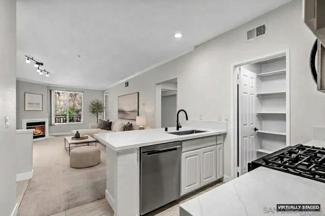 https://cdn.realtyfeed.com/cdn/127/260015780/6785eaf25acdd08c813a7f32b58e9c5a.webp