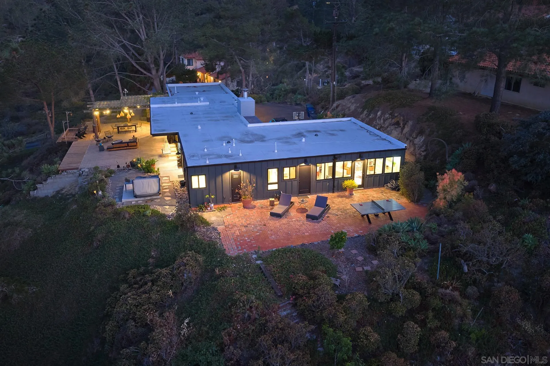 https://cdn.realtyfeed.com/cdn/127/260015783/1d5f4e8c3639e433acbefe159c328a32.webp