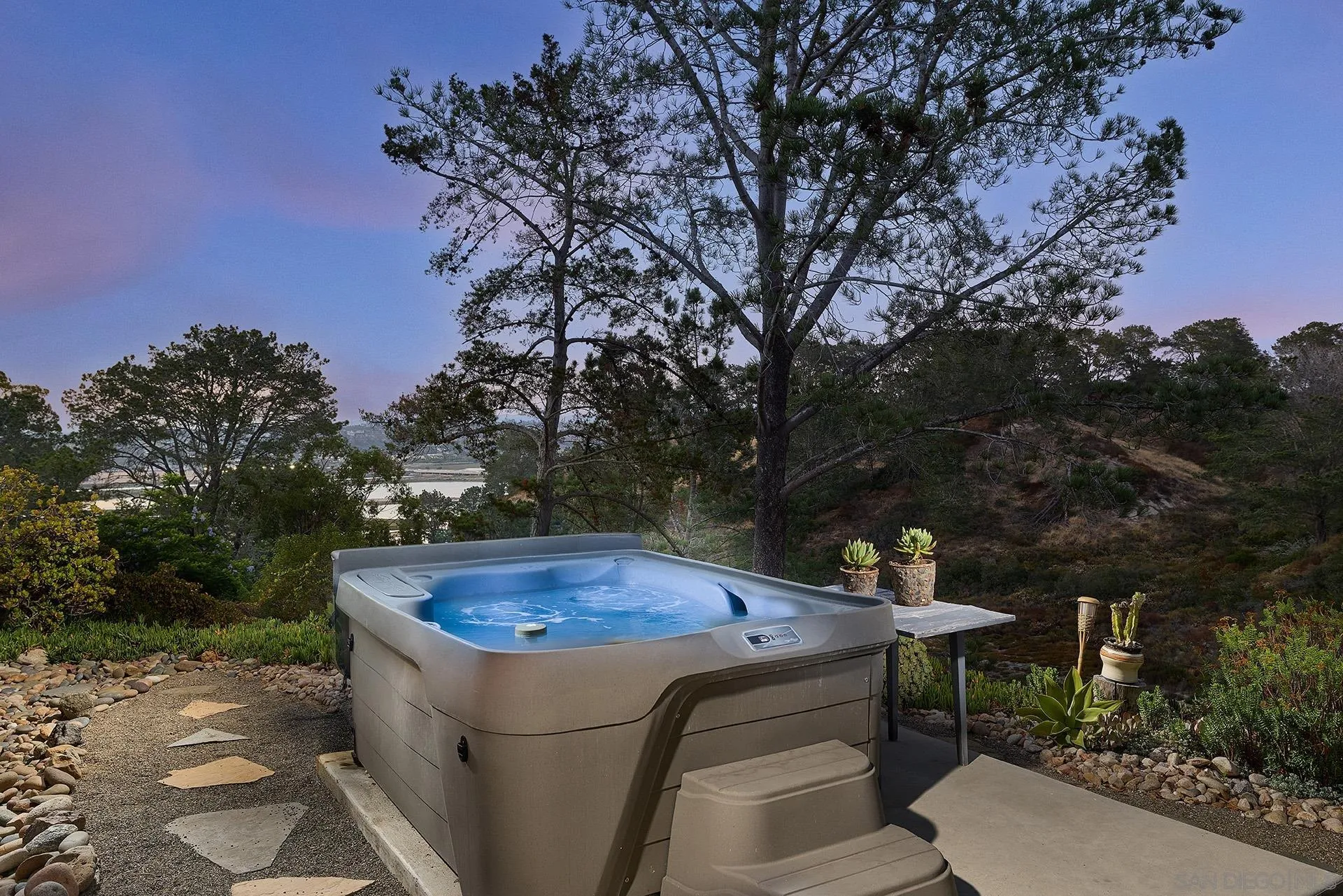 https://cdn.realtyfeed.com/cdn/127/260015783/60c36dba4e8d1ac35f86066d66b2c98d.webp