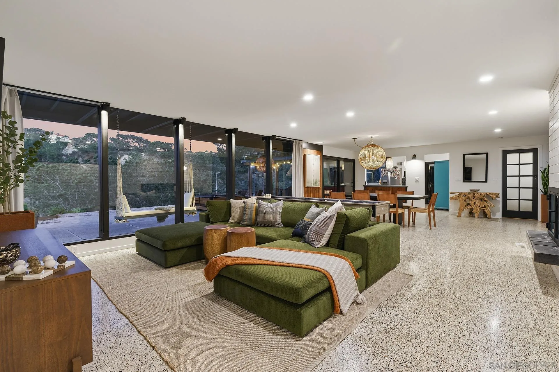 https://cdn.realtyfeed.com/cdn/127/260015783/63e40a42922dc9ceae0eadb76e28c6db.webp