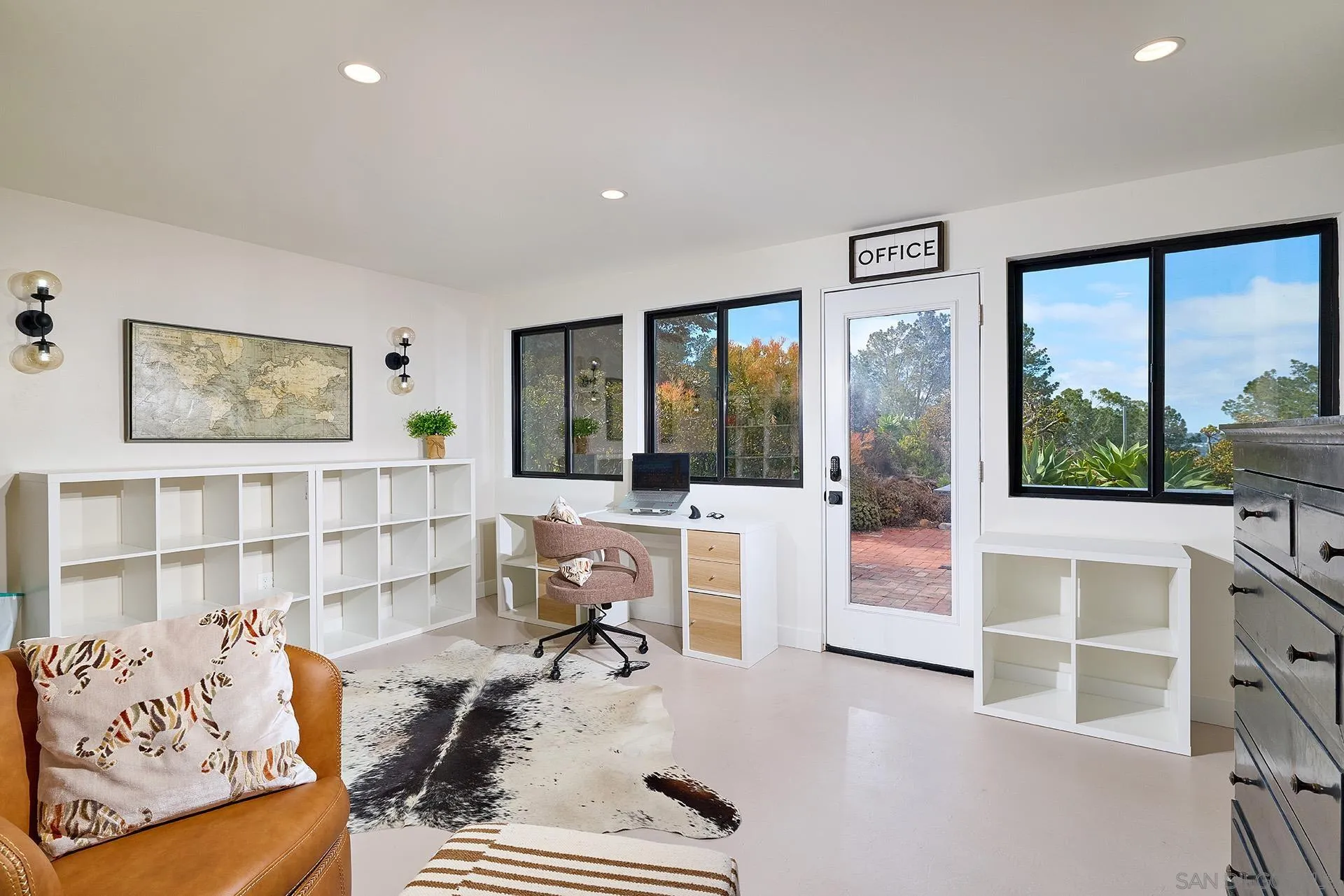 https://cdn.realtyfeed.com/cdn/127/260015783/be49b4bc9dbead4900e4dfb7f71221c2.webp